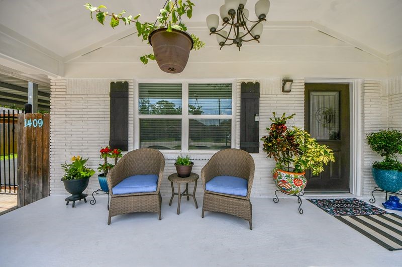 1409 Avenue I Property Photo 6