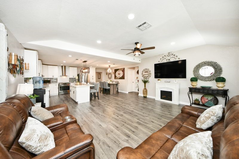 1409 Avenue I Property Photo 11