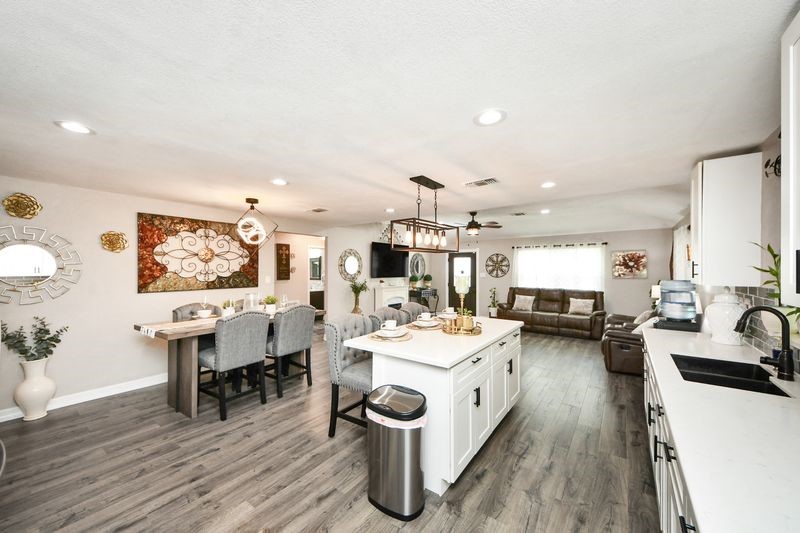 1409 Avenue I Property Photo 15
