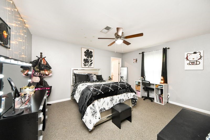 1409 Avenue I Property Photo 18