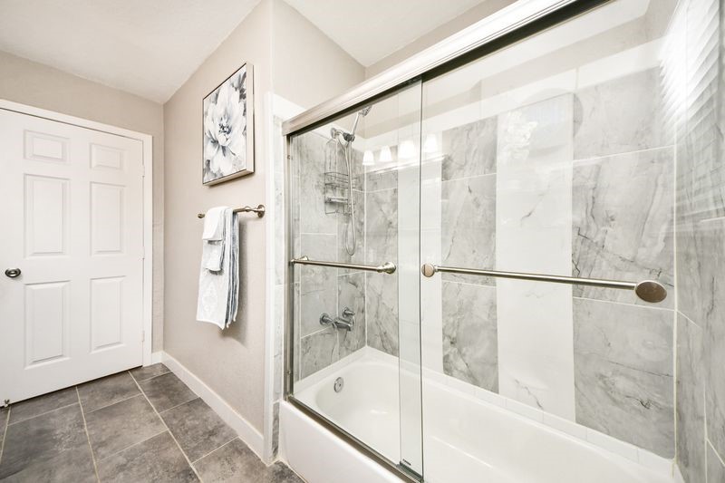 1409 Avenue I Property Photo 24