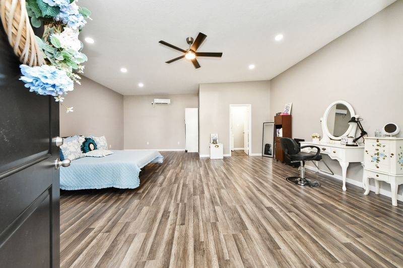 1409 Avenue I Property Photo 36