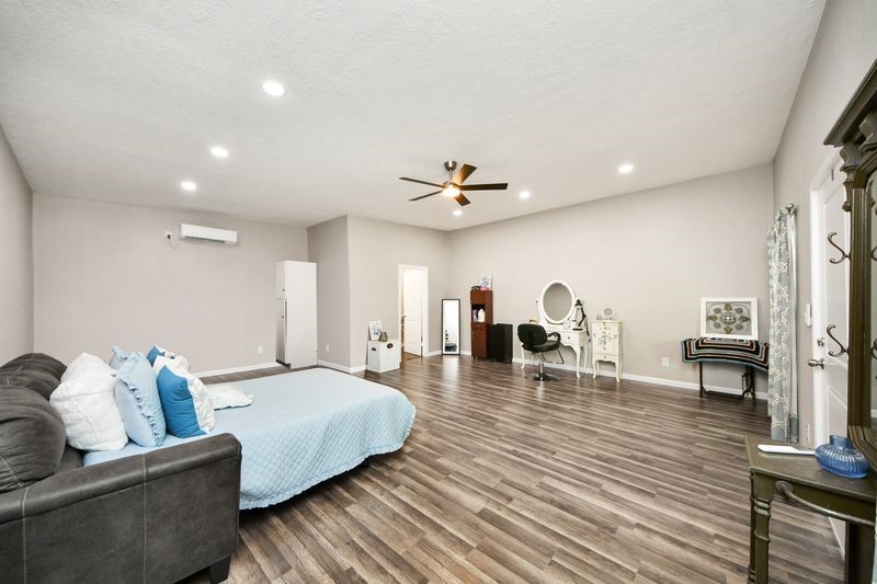 1409 Avenue I Property Photo 38