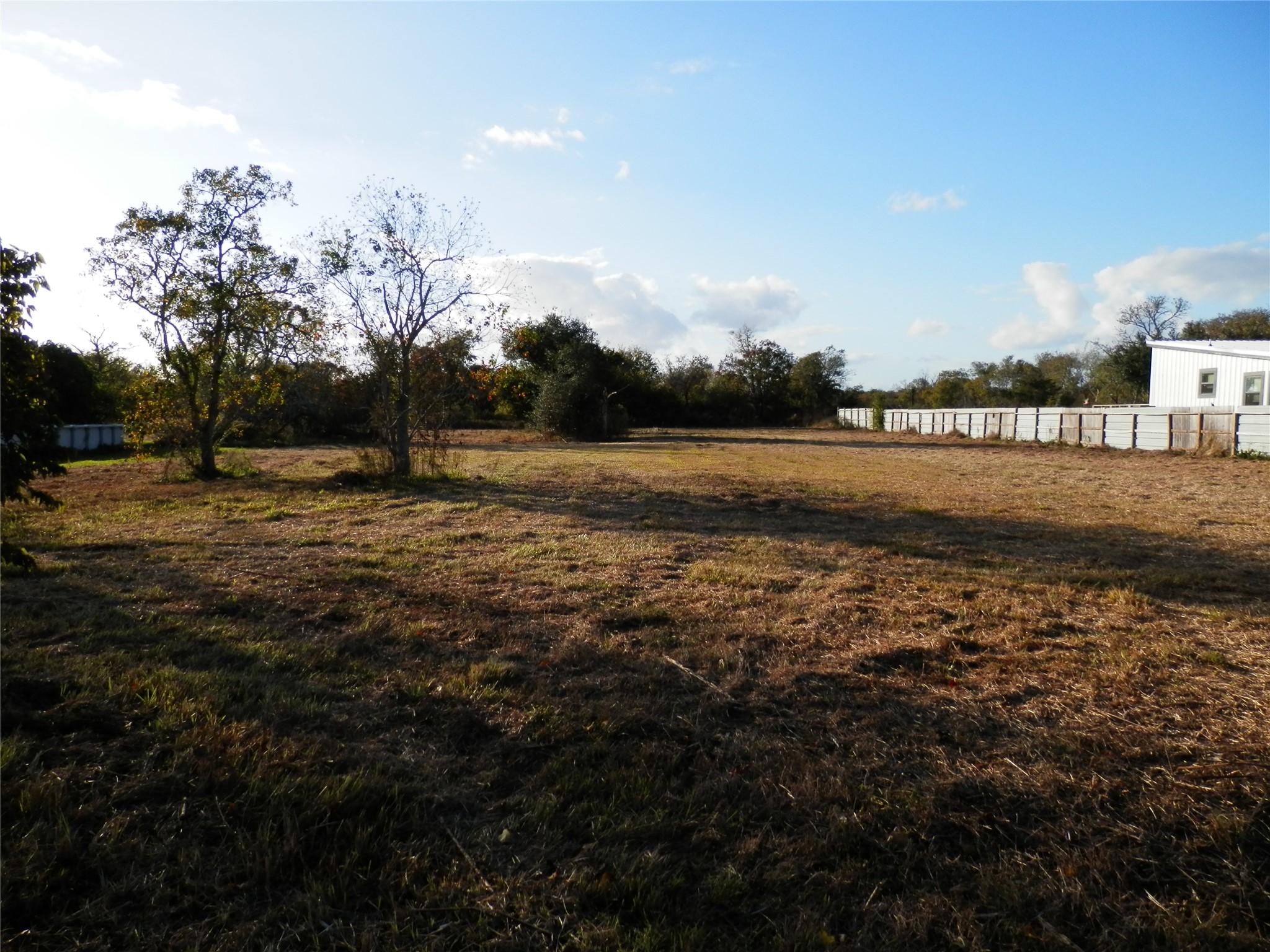 000 29th Property Photo 3
