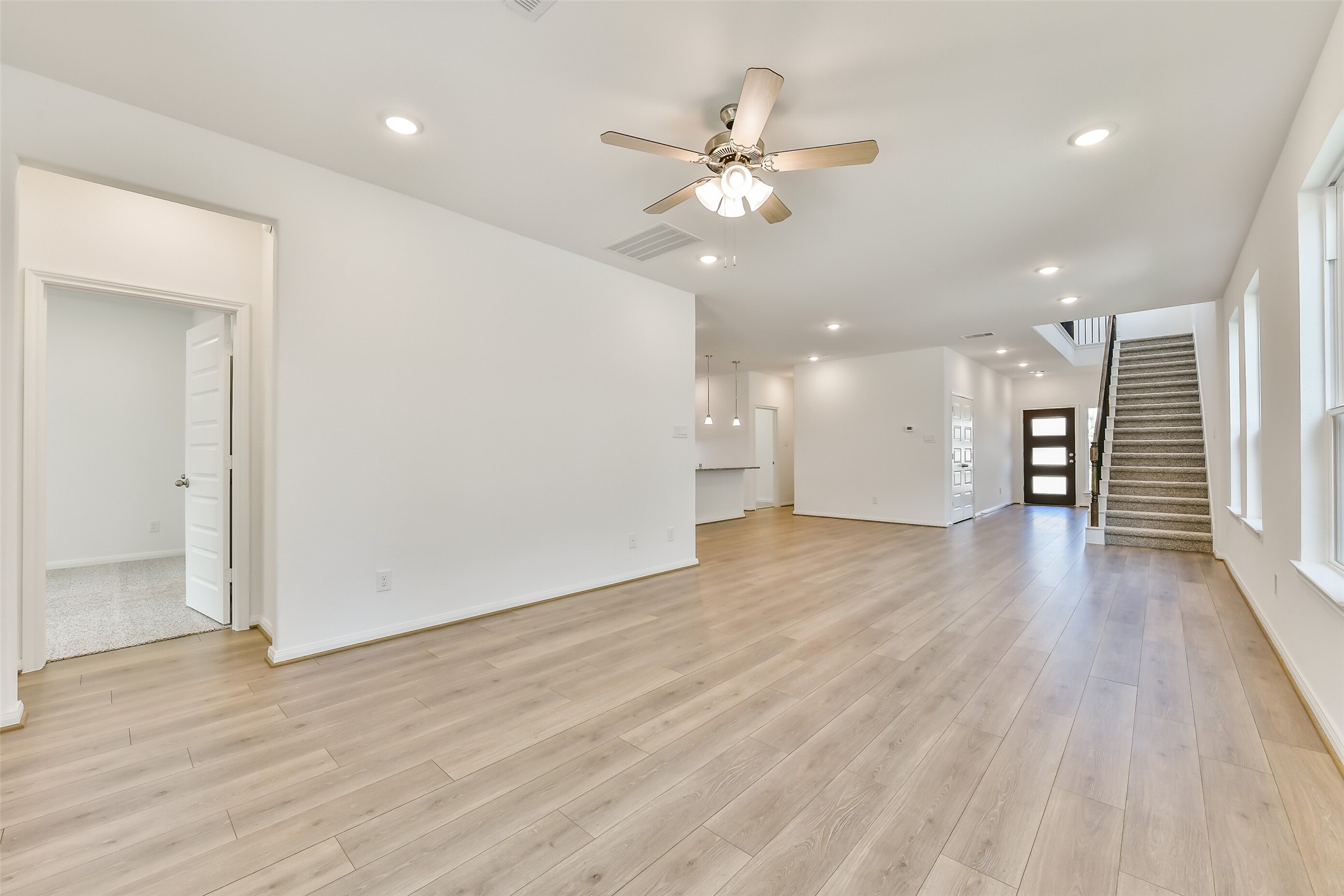 15507 Foresail Lane Property Photo 6