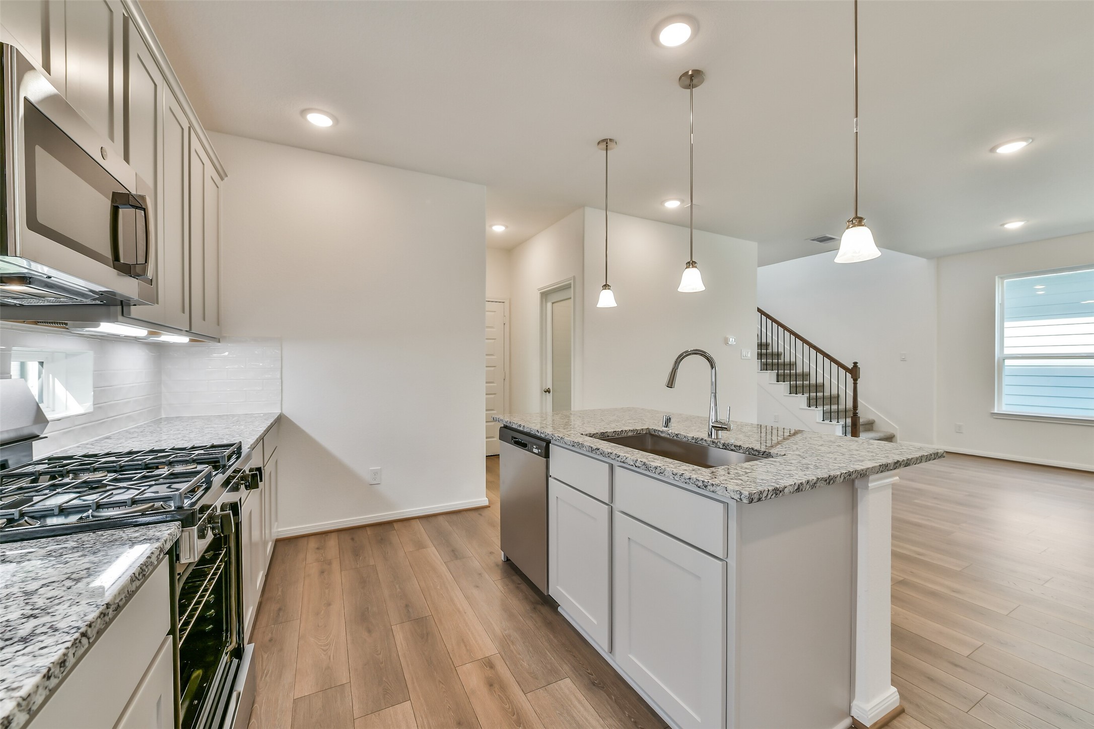 15507 Foresail Lane Property Photo 8
