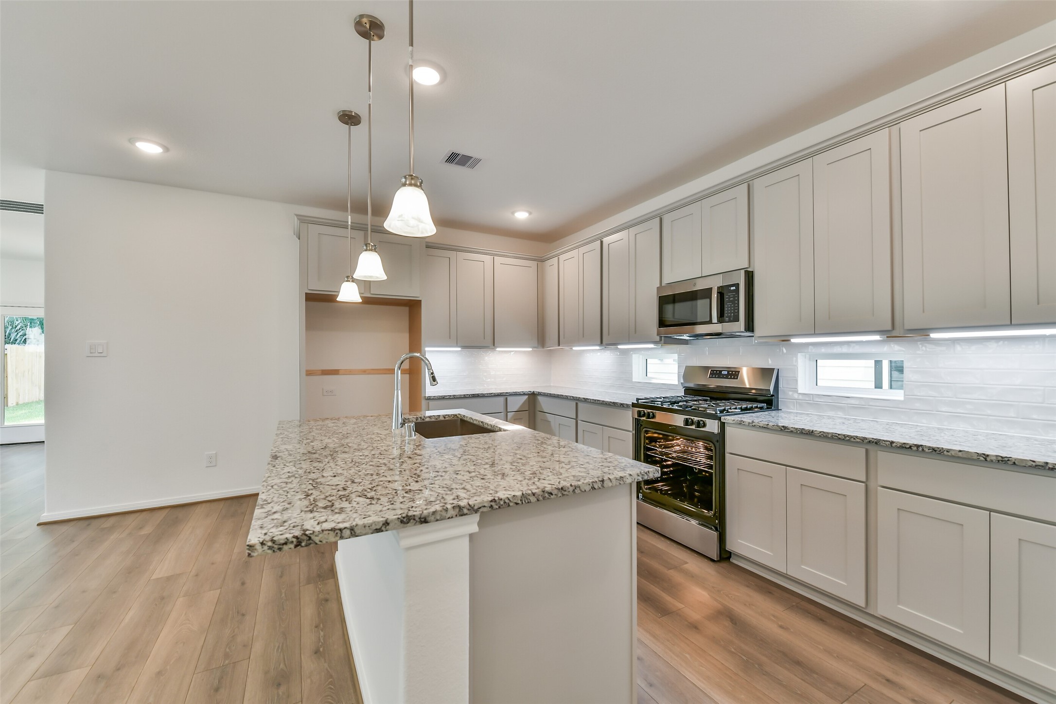 15507 Foresail Lane Property Photo 10