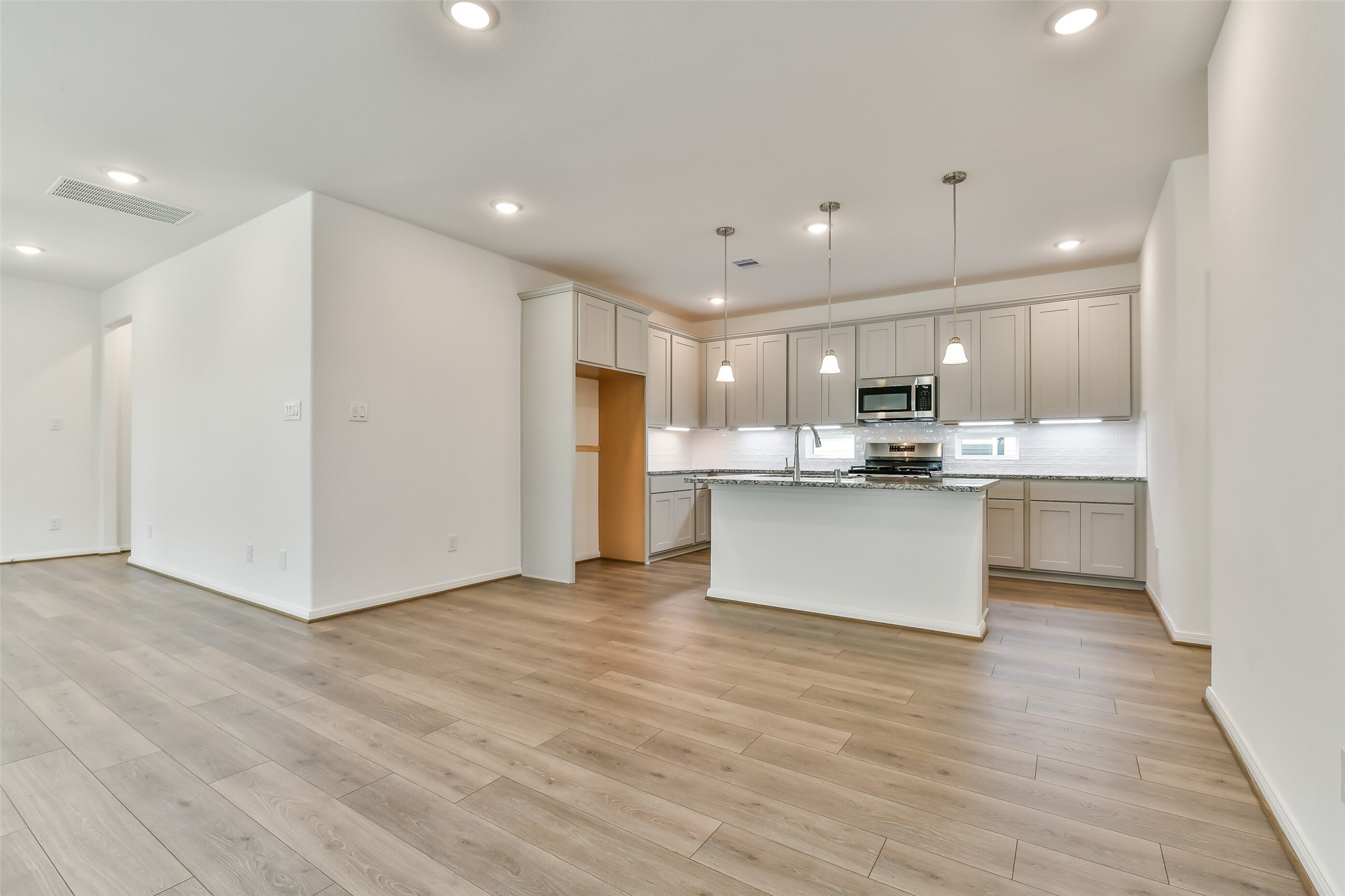 15507 Foresail Lane Property Photo 11