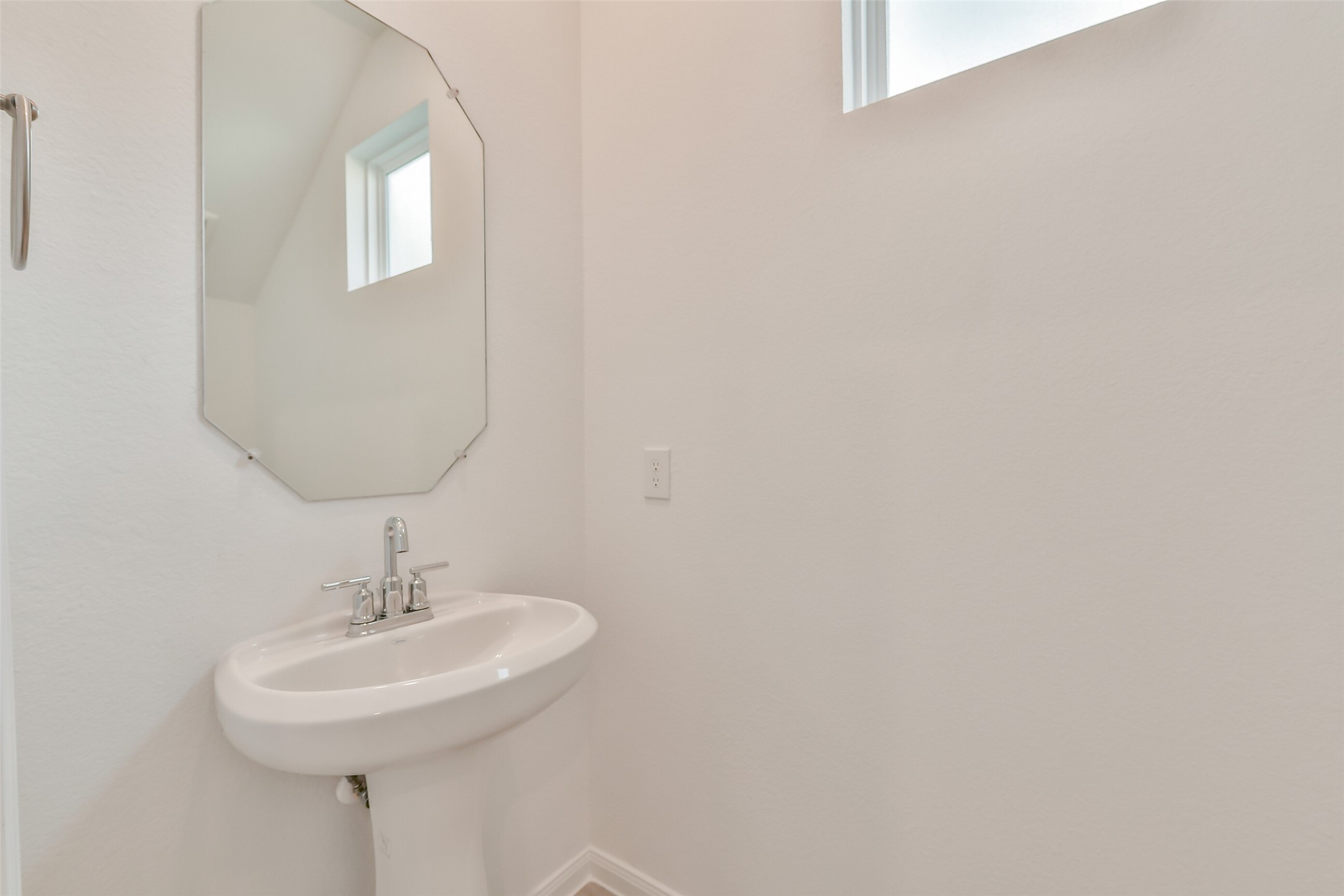 15507 Foresail Lane Property Photo 13