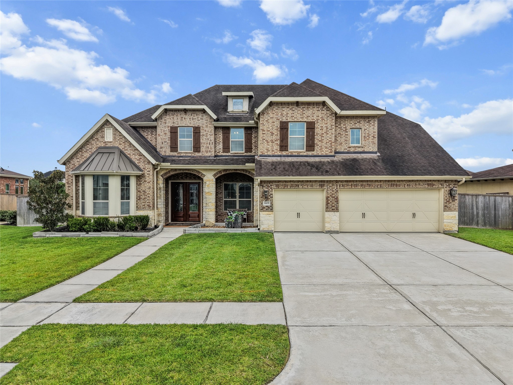 1805 Sterling Creek Drive Property Photo 2