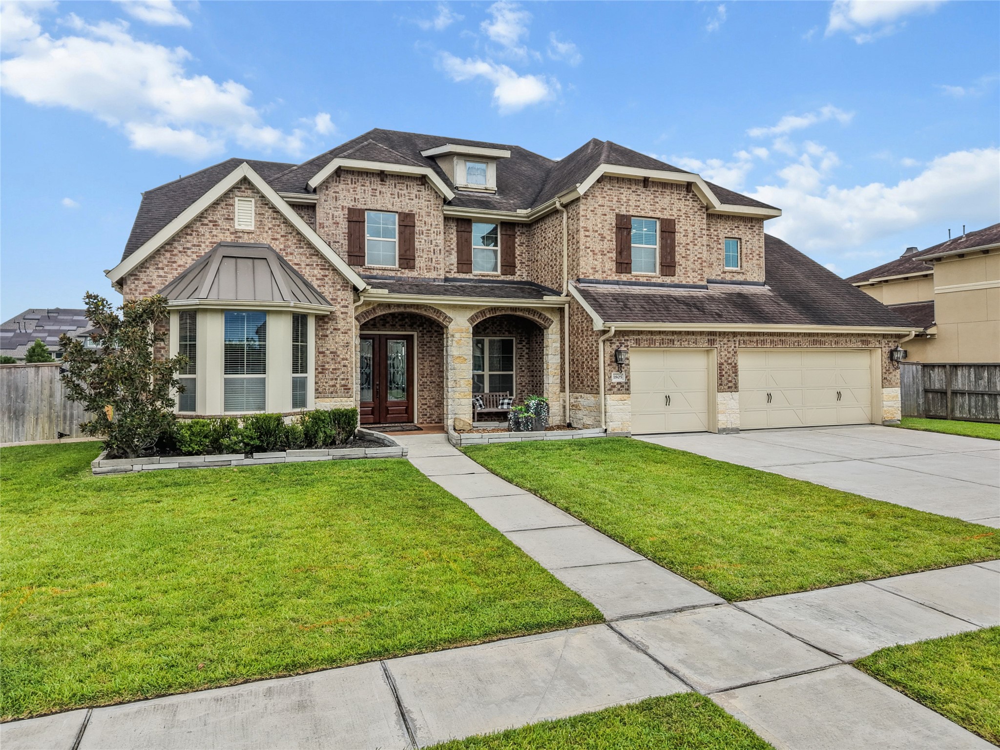1805 Sterling Creek Drive Property Photo 3