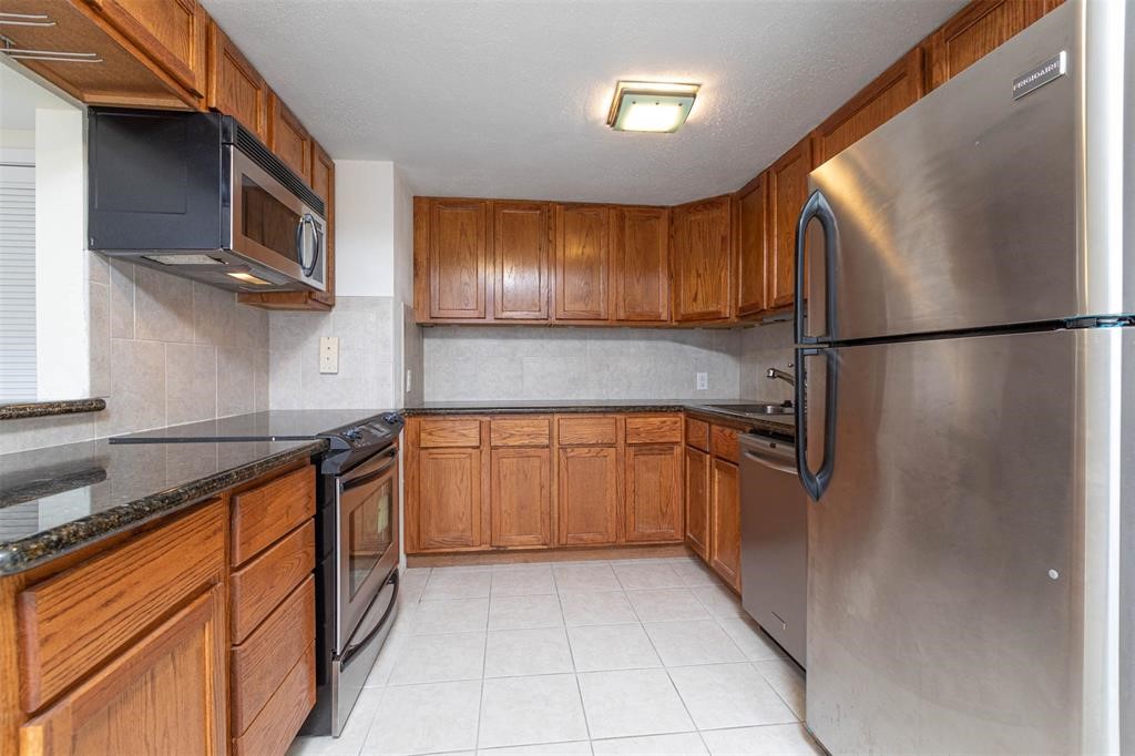 7520 Hornwood Drive 808 Property Photo 11