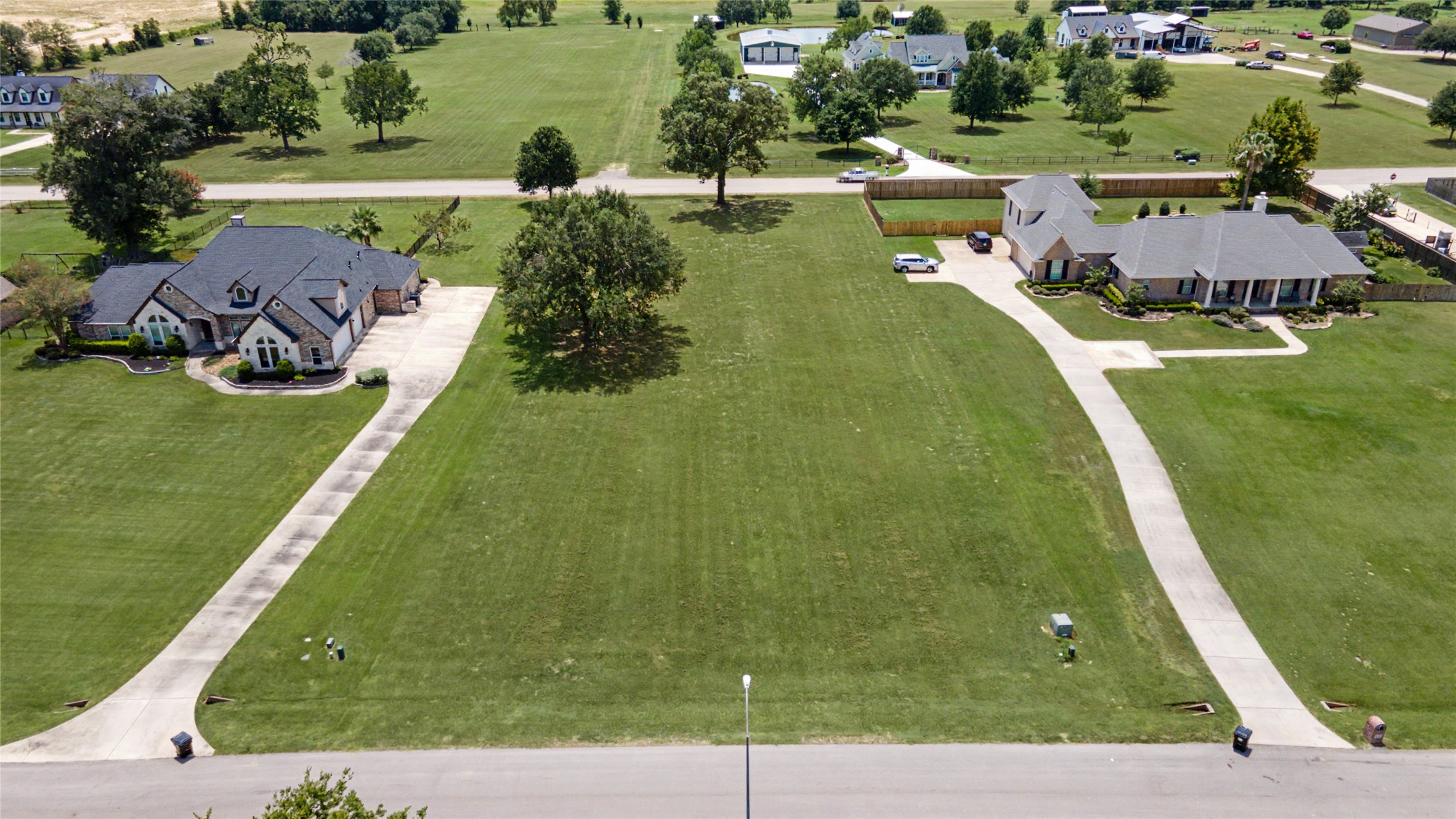 18937 Harbor Side Boulevard Property Photo 3