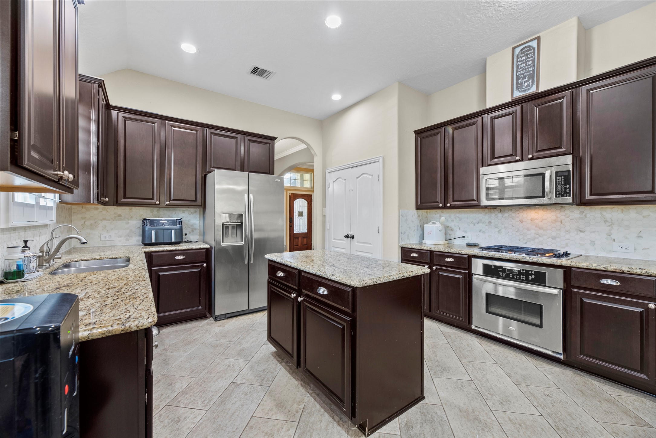 21735 E Carolina Green Drive Property Photo 6