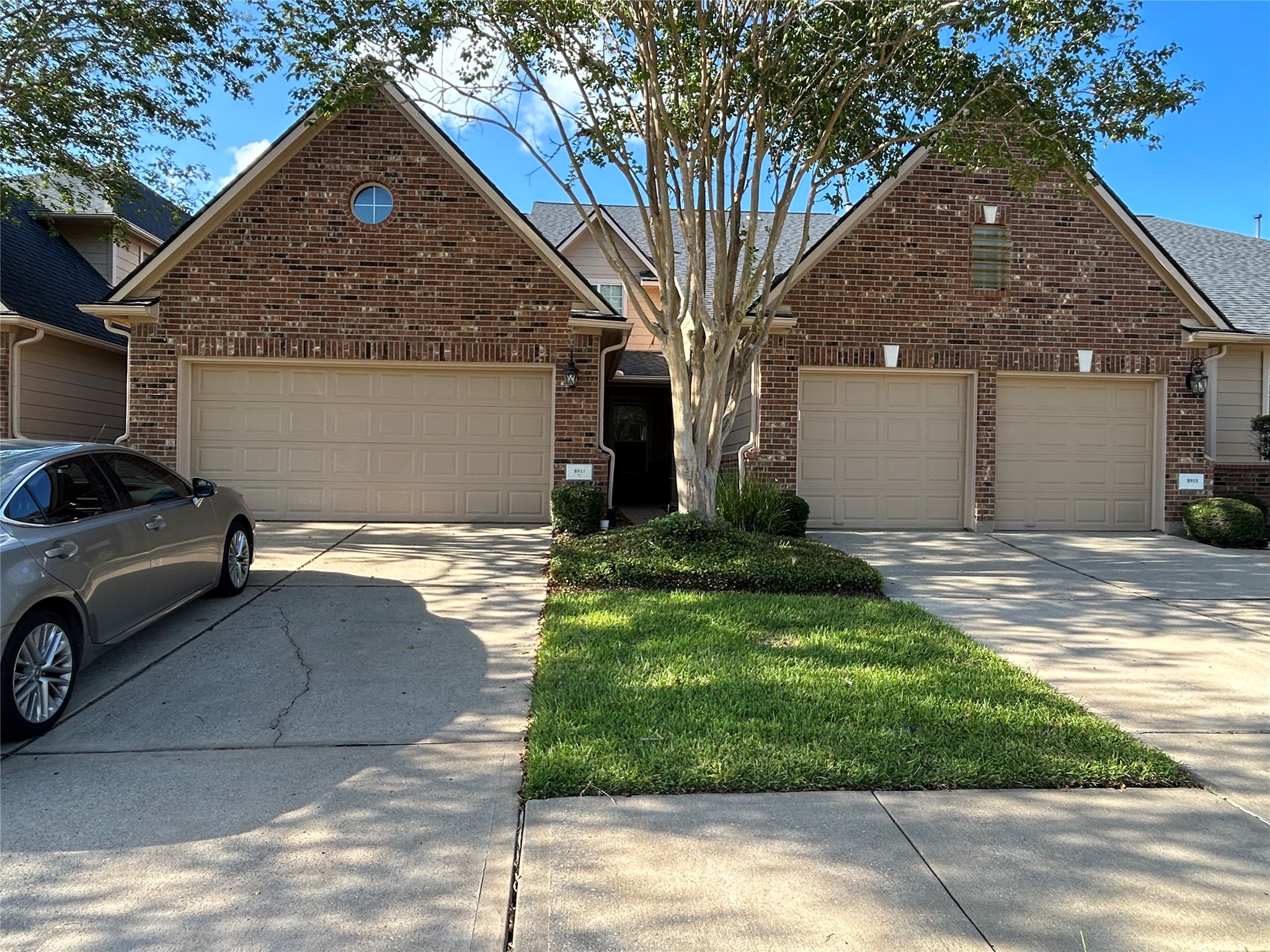 8911 Silent Willow Lane Property Photo 4