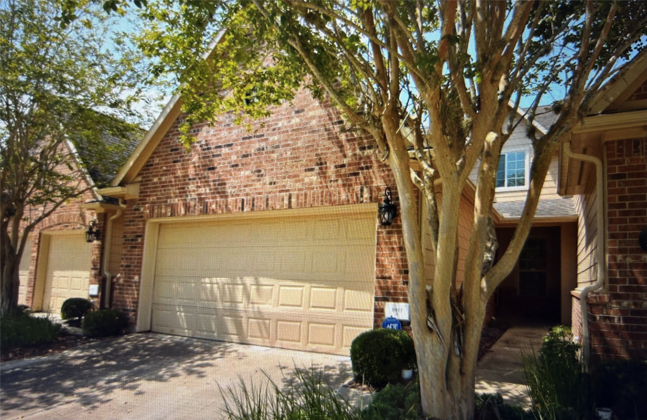 8911 Silent Willow Lane Property Photo 8
