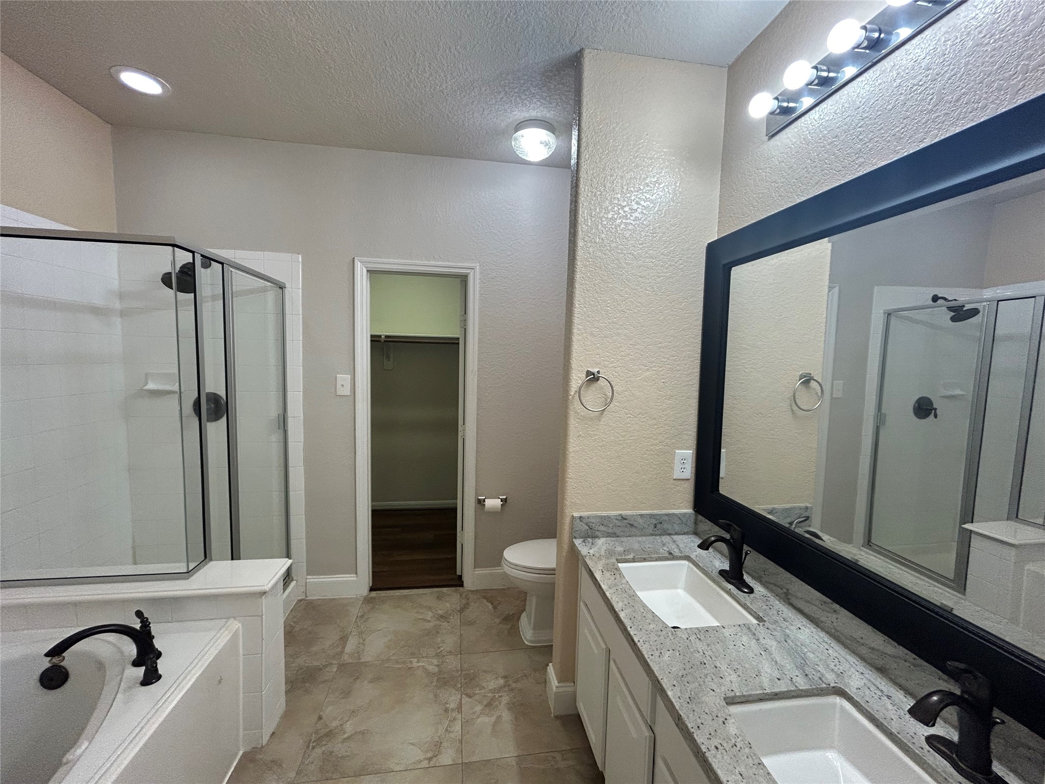 8911 Silent Willow Lane Property Photo 17