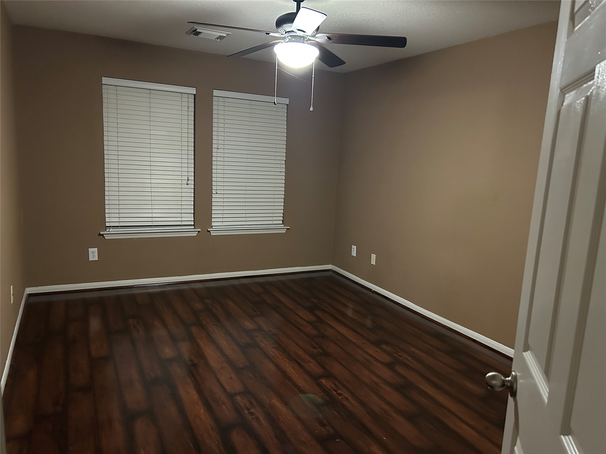 8911 Silent Willow Lane Property Photo 27