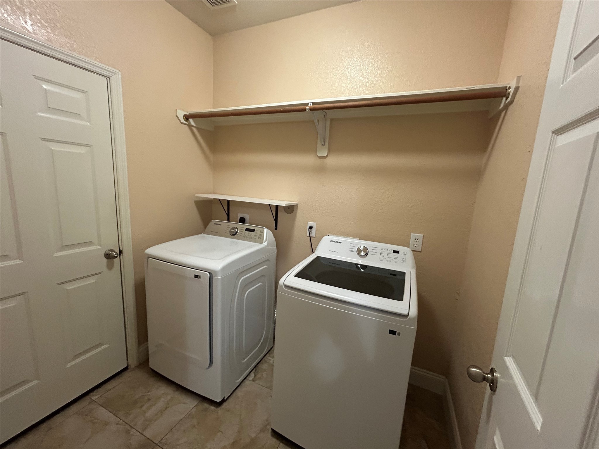 8911 Silent Willow Lane Property Photo 29