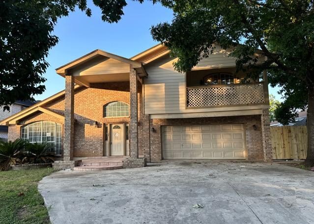 9304 Pine Village Property Photo 1