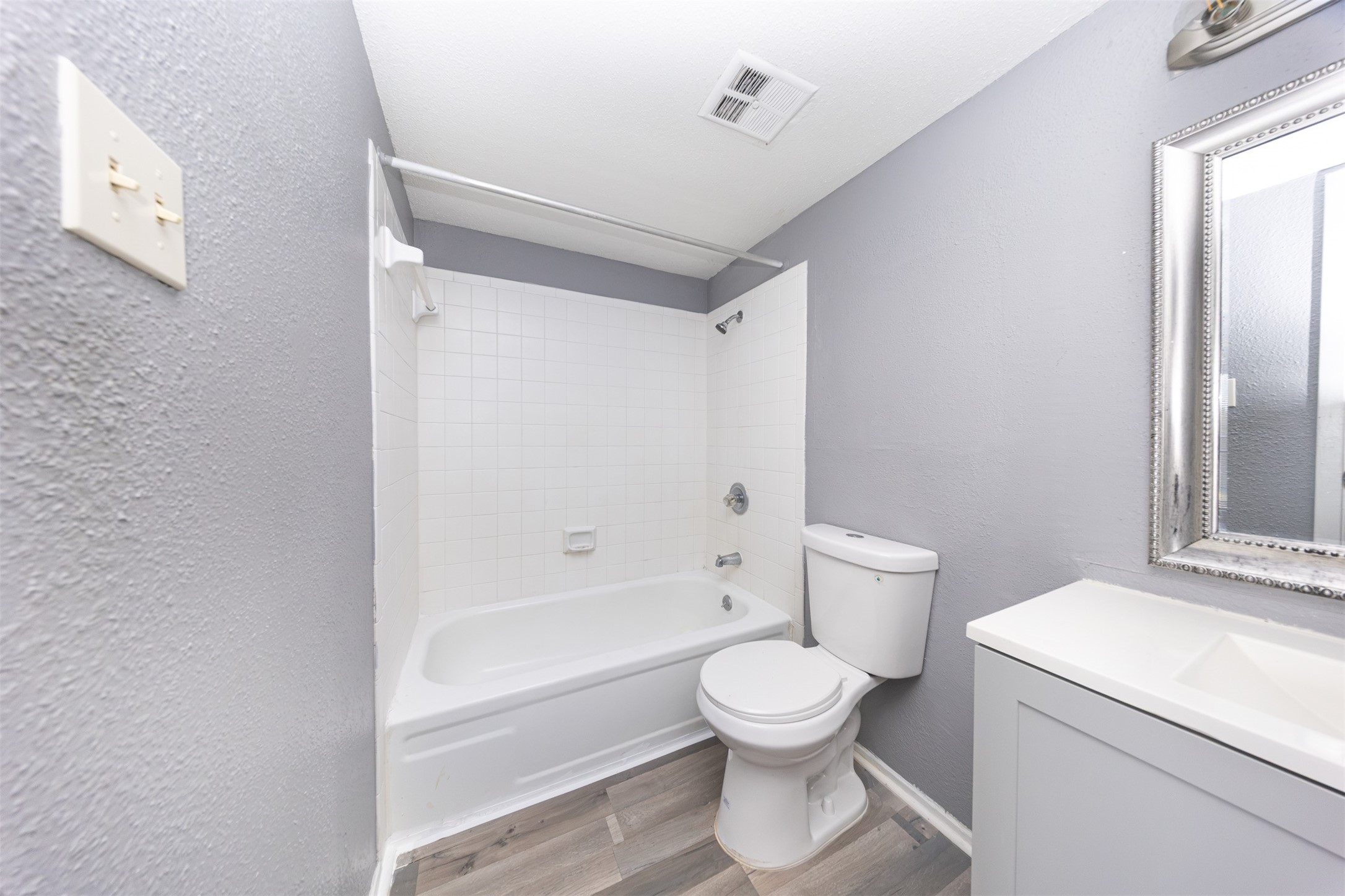 13480 S Thorntree Drive 1206 Property Photo 11