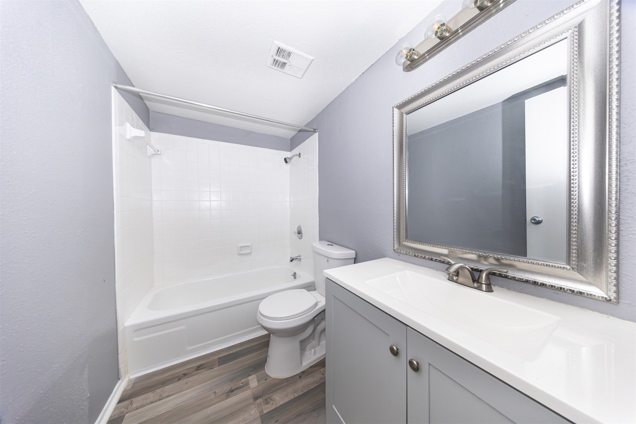 13480 S Thorntree Drive 1206 Property Photo 15
