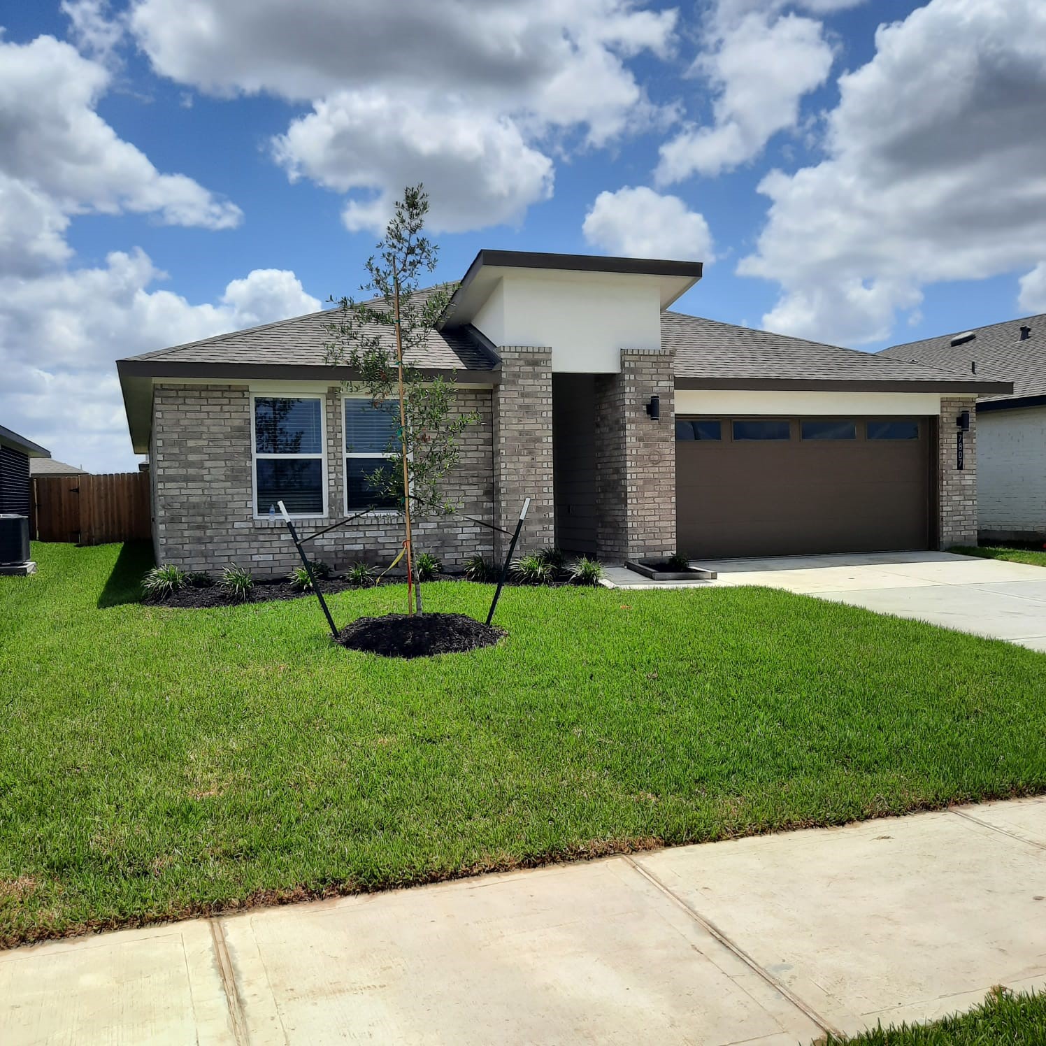7918 Murciana Drive Property Photo 3