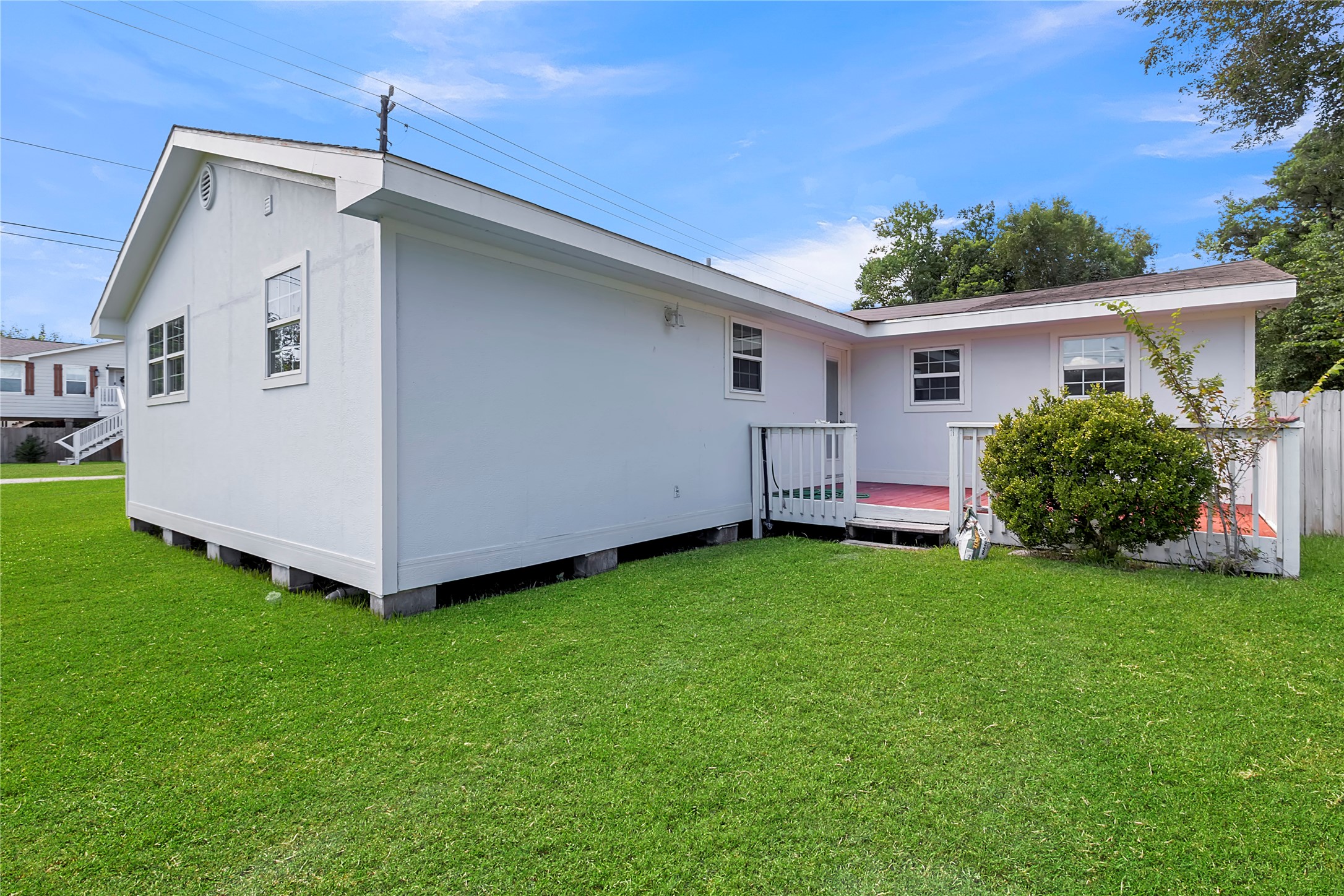 7220 Moore Property Photo 4