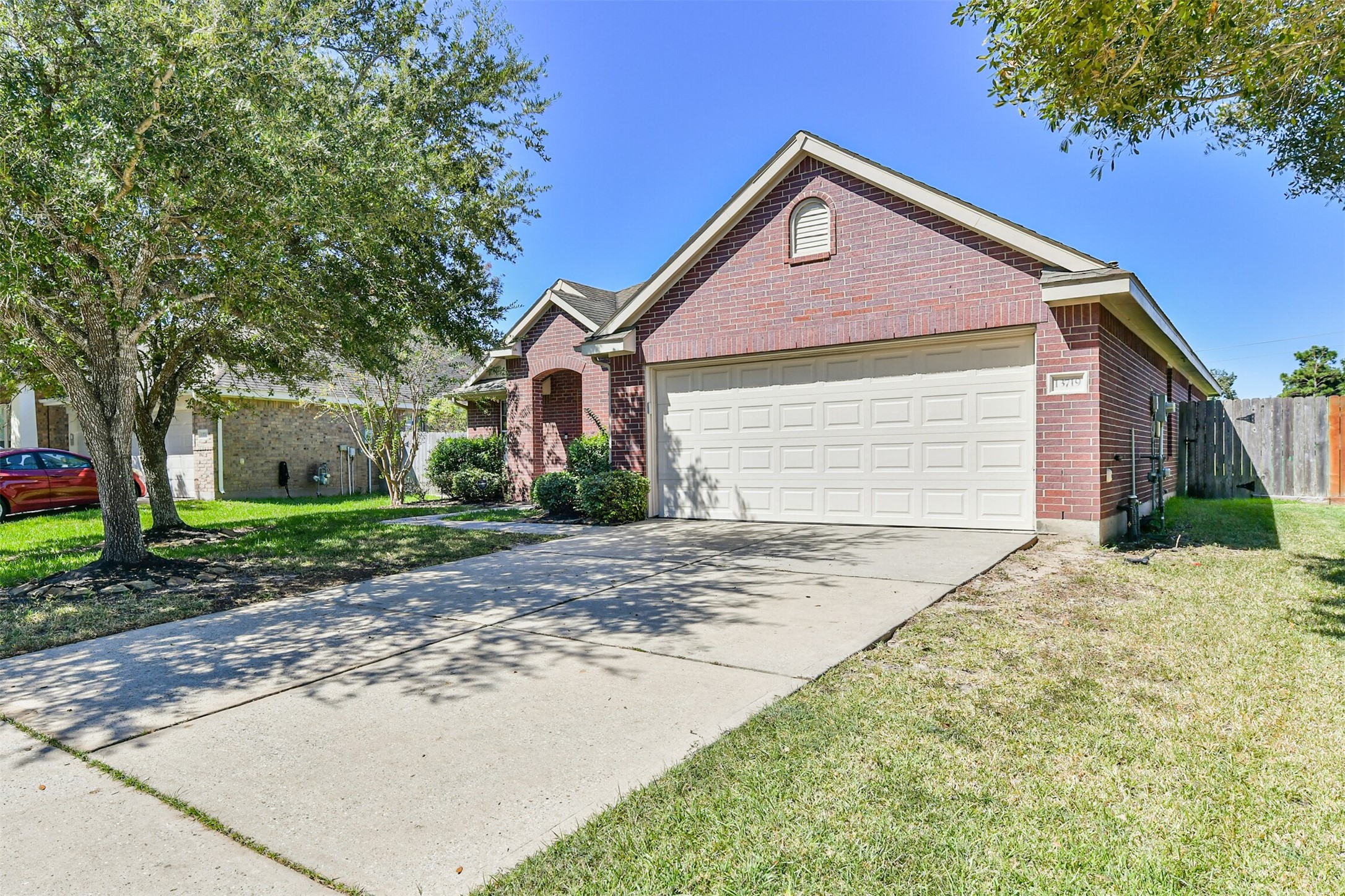 13719 Rolling River Lane Property Photo 2