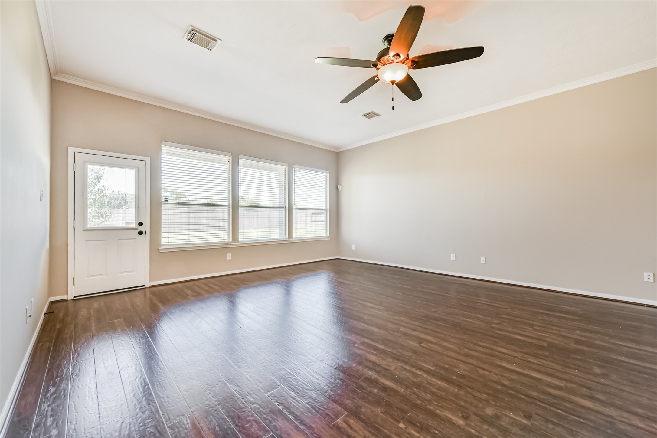 13719 Rolling River Lane Property Photo 6