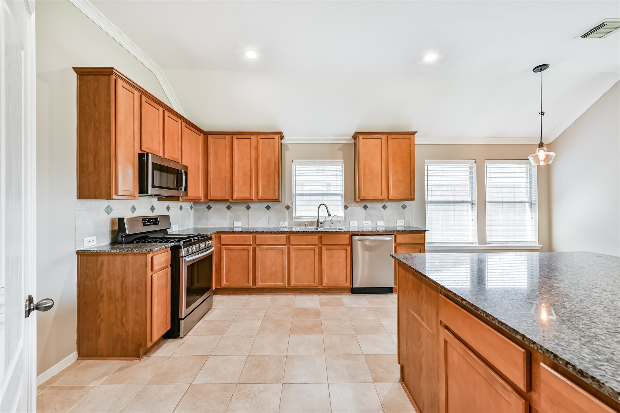 13719 Rolling River Lane Property Photo 9