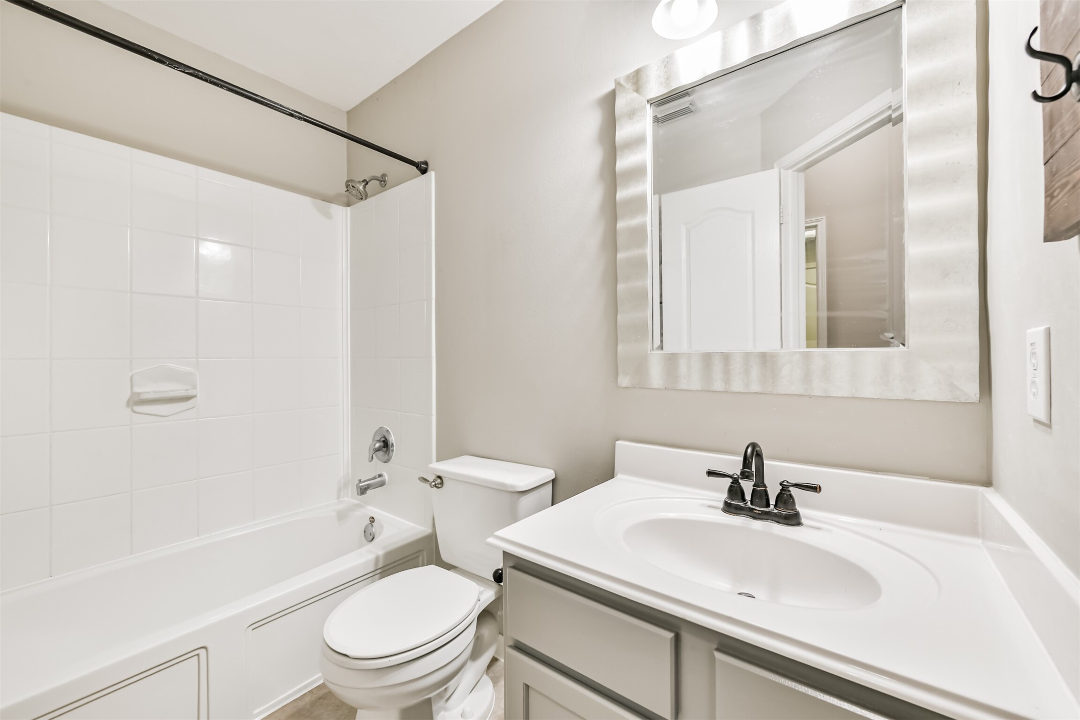 13719 Rolling River Lane Property Photo 17