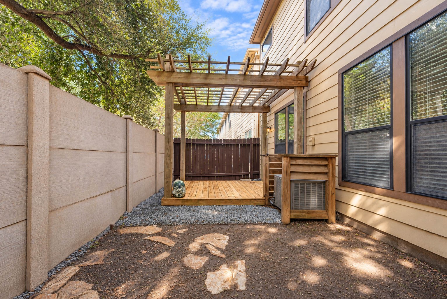 1316 Studer Street Property Photo 28