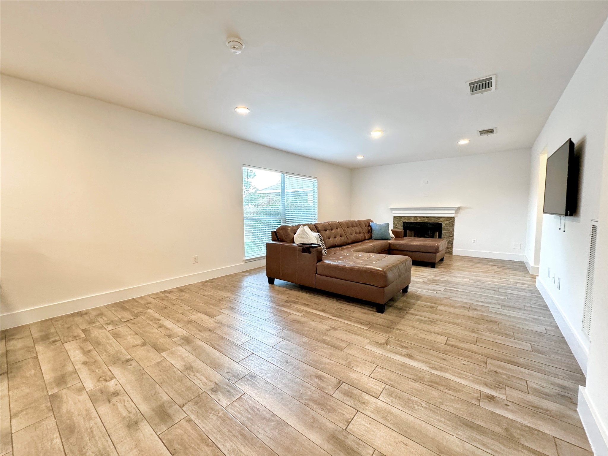 1404 Laguna Cove Property Photo 4