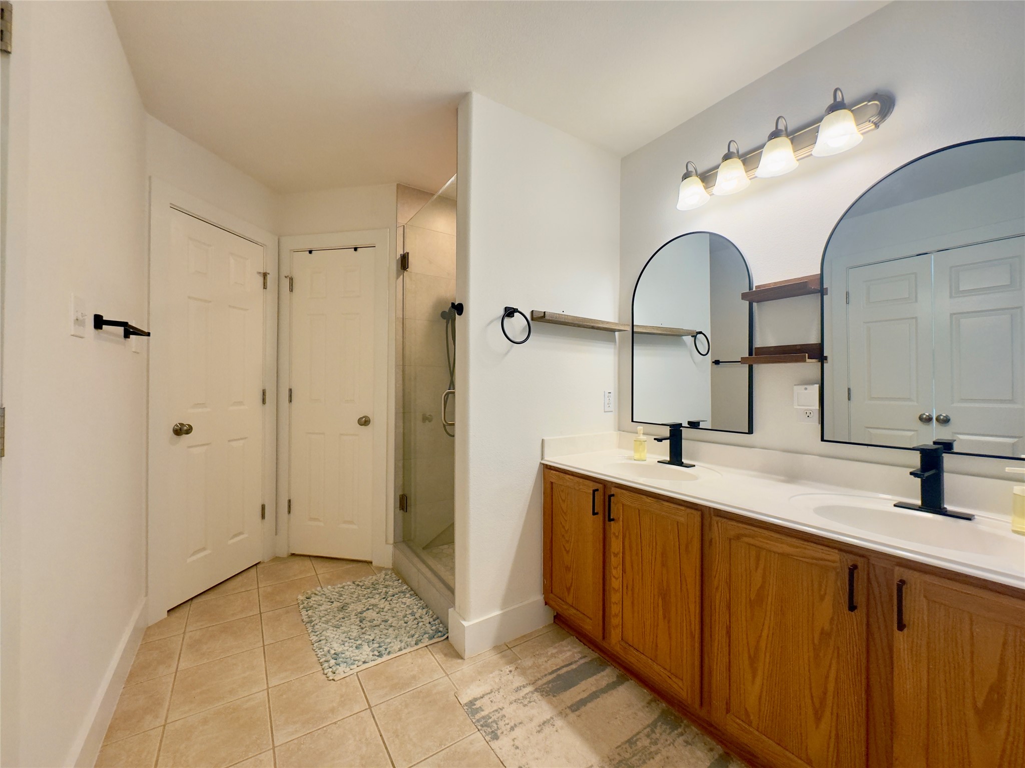 1404 Laguna Cove Property Photo 7