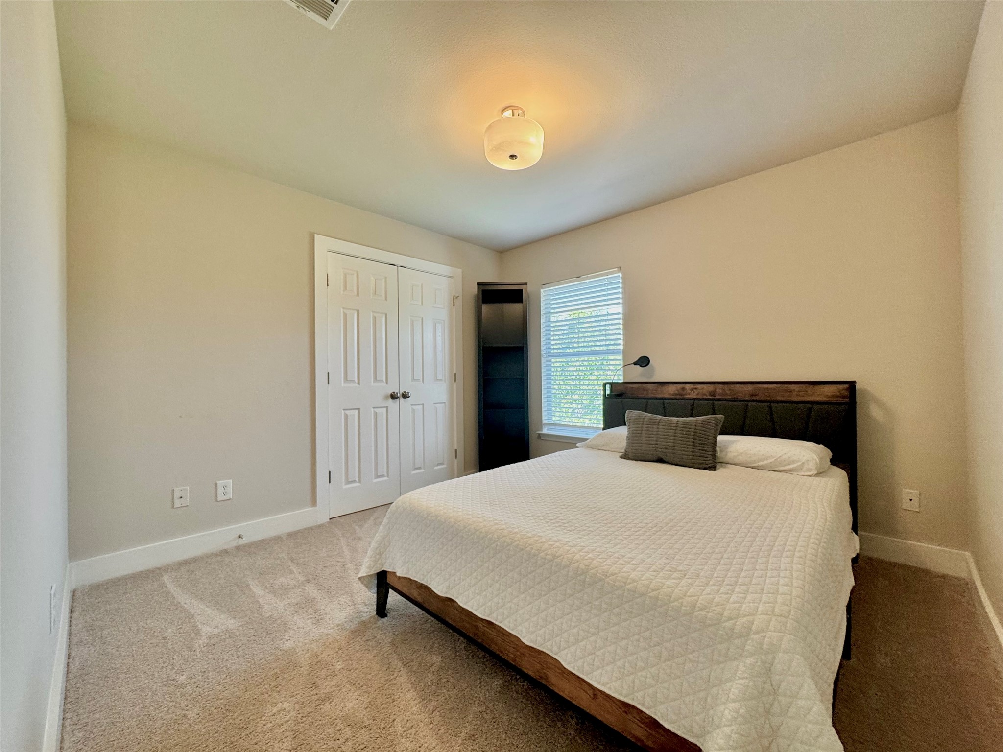 1404 Laguna Cove Property Photo 8