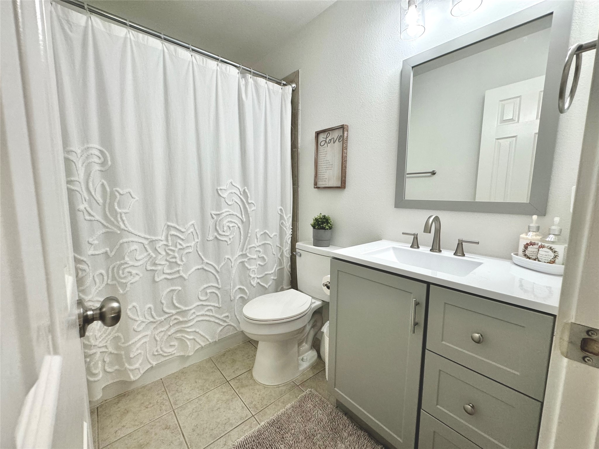 1404 Laguna Cove Property Photo 10