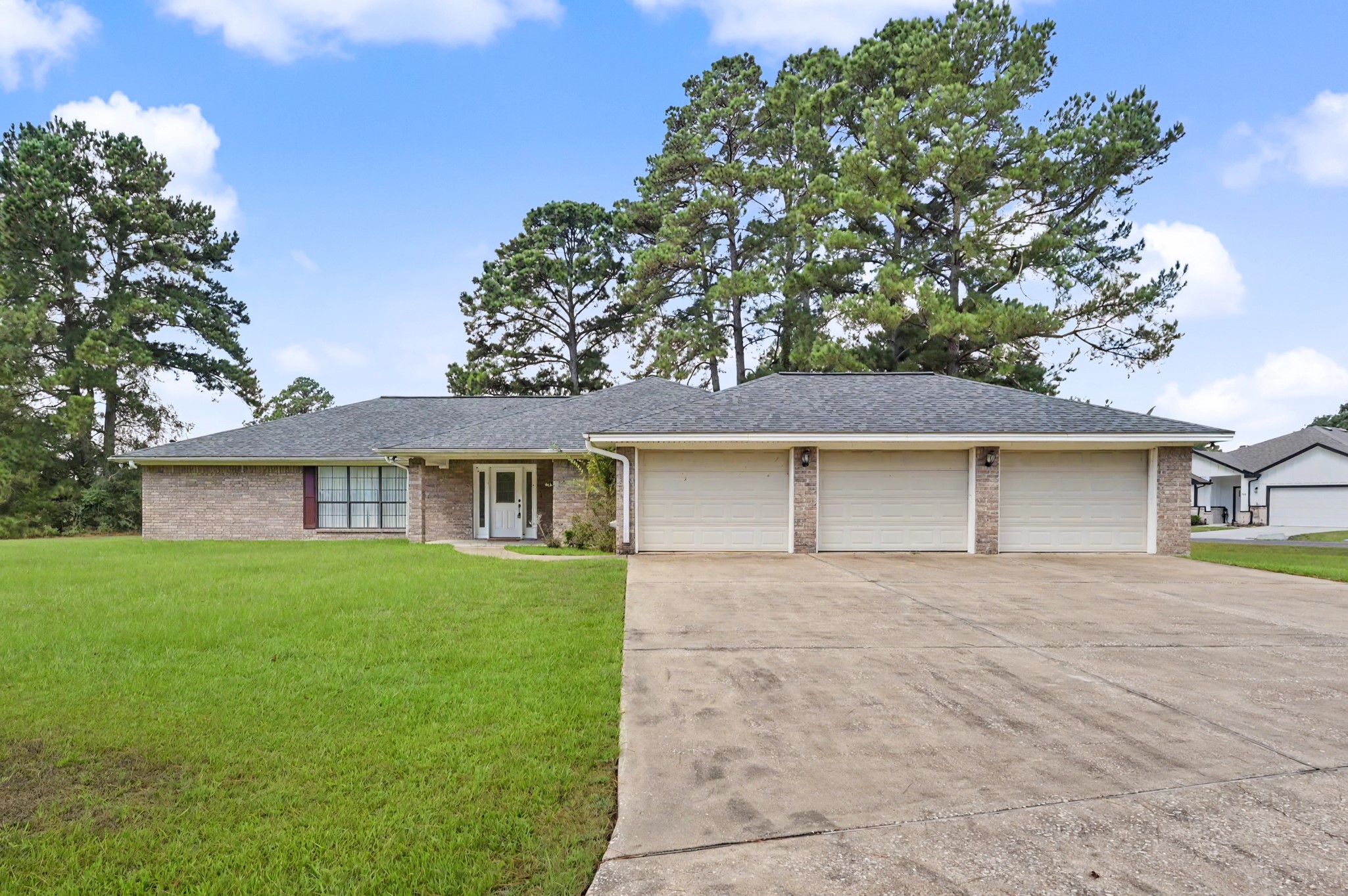 20 Shallow Springs Property Photo 1