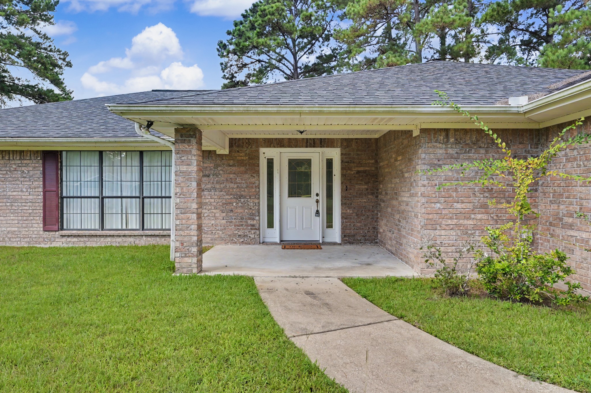 20 Shallow Springs Property Photo 3
