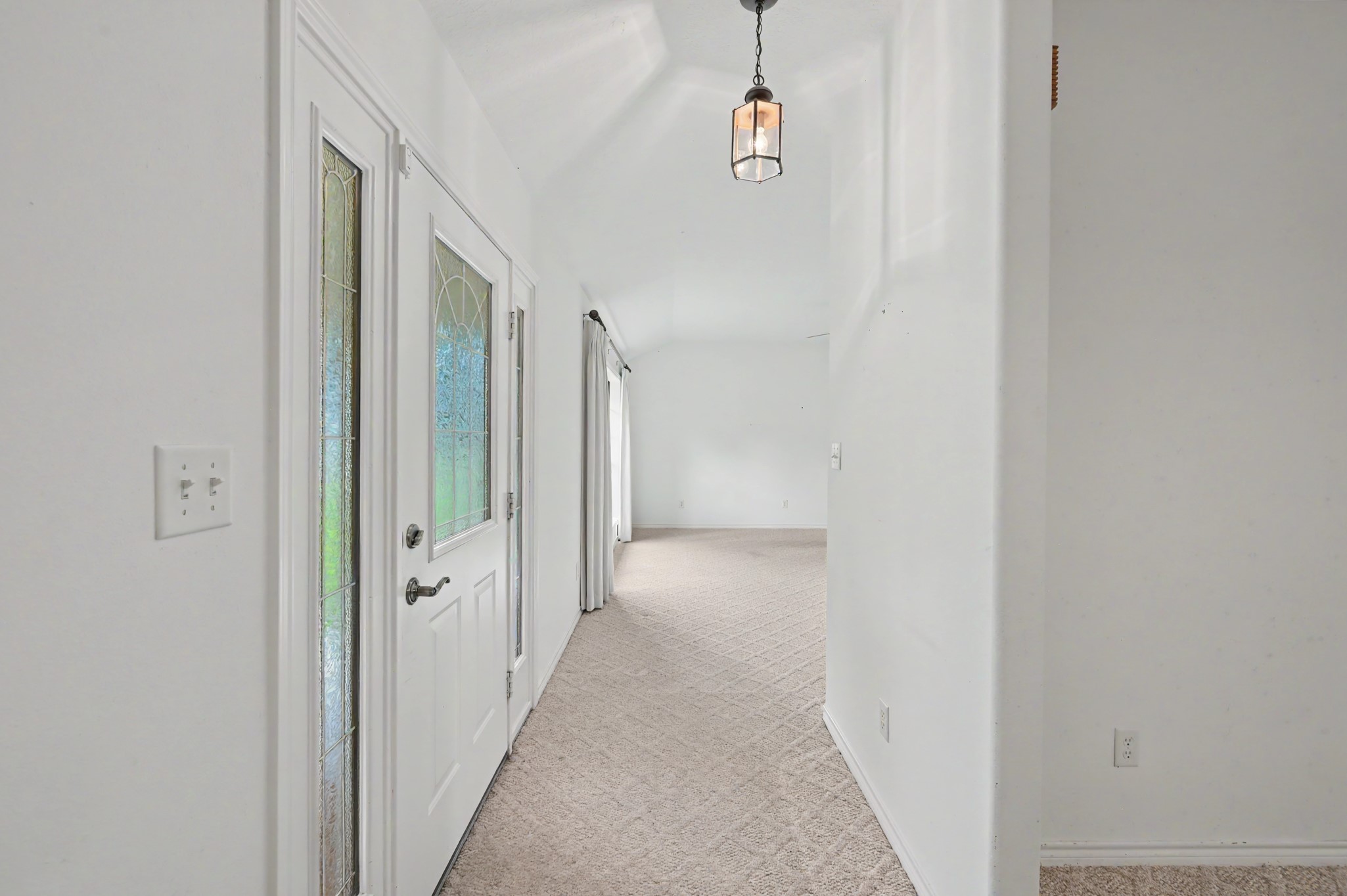 20 Shallow Springs Property Photo 4