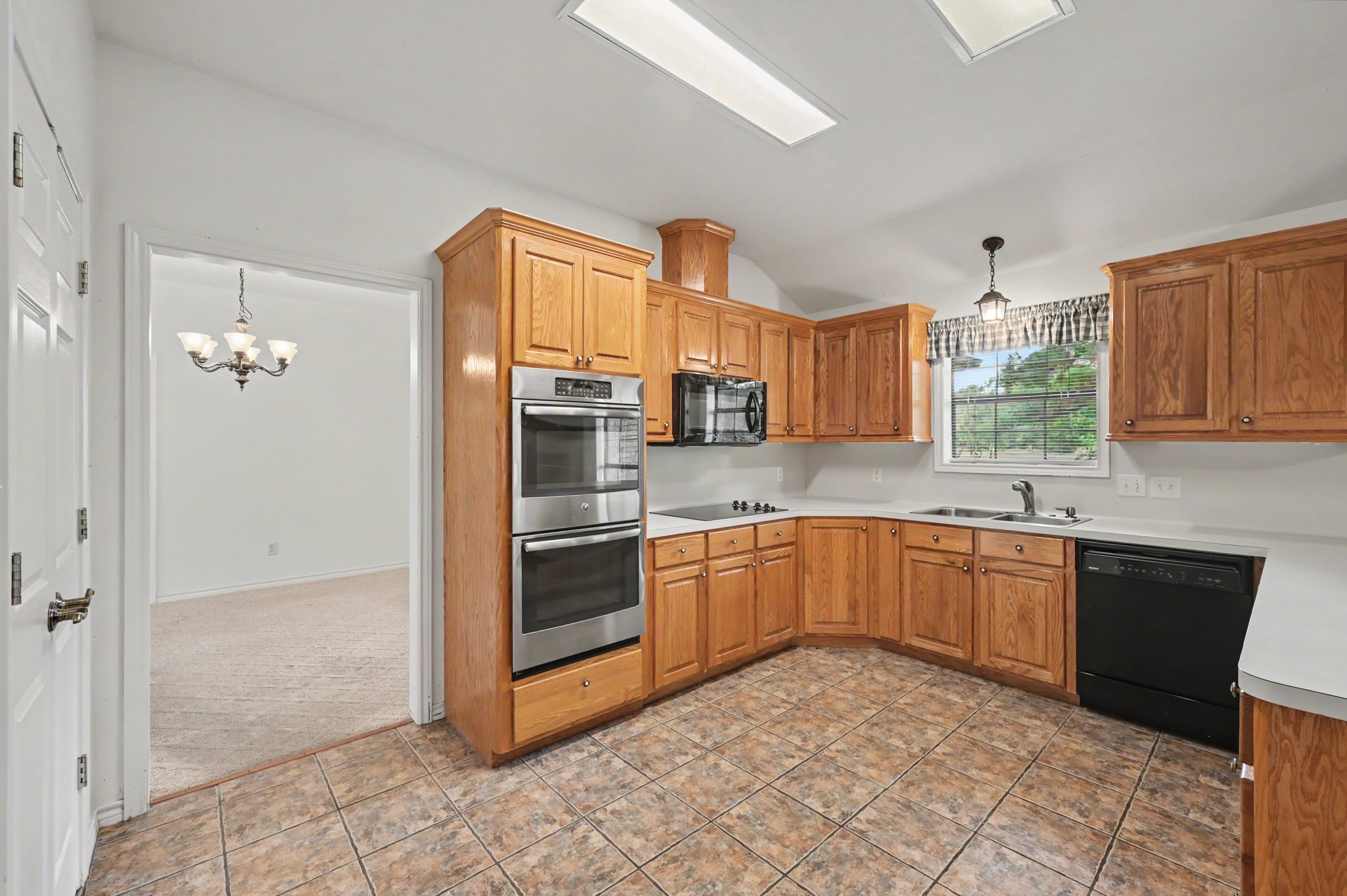 20 Shallow Springs Property Photo 11