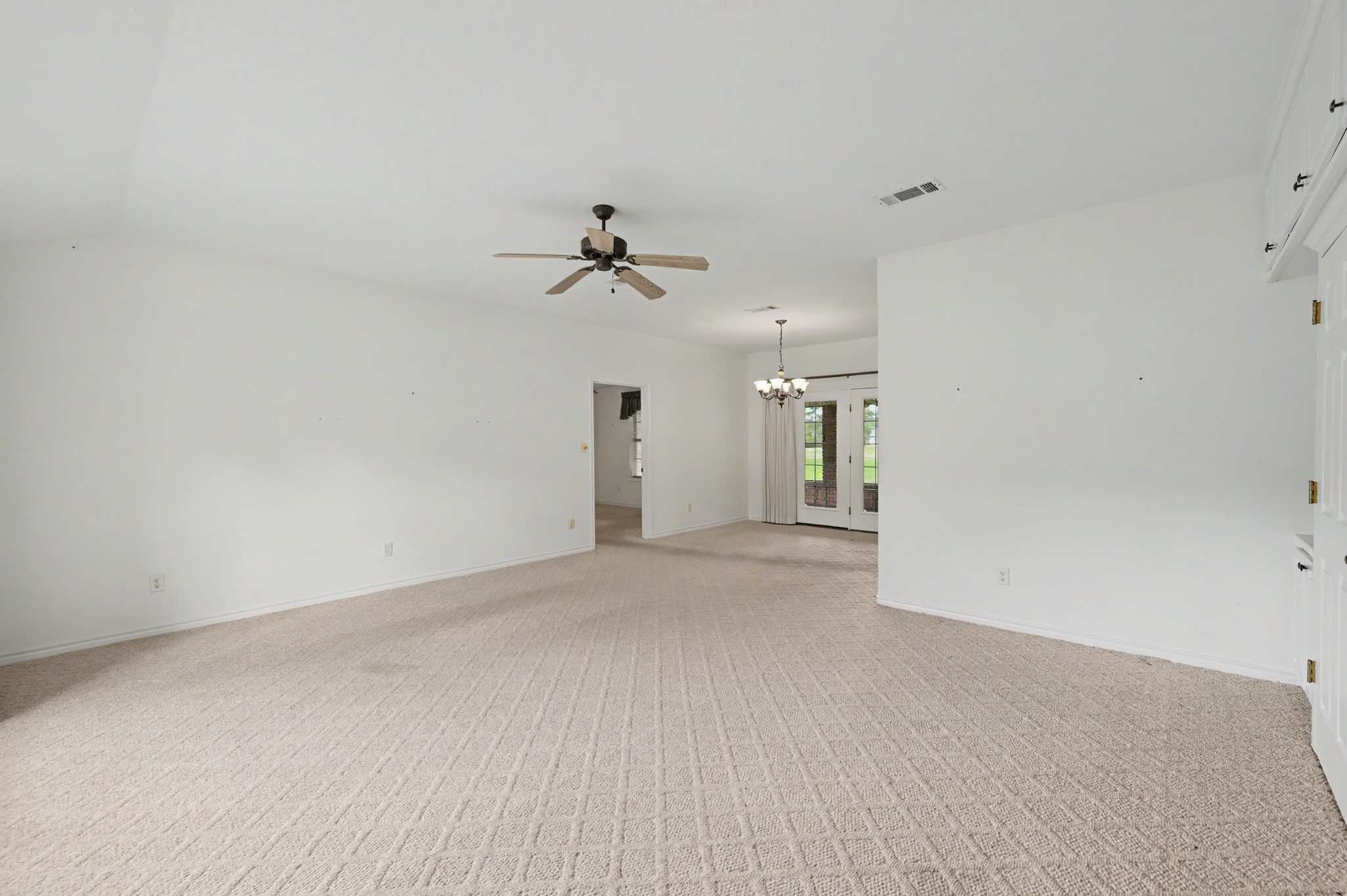 20 Shallow Springs Property Photo 15