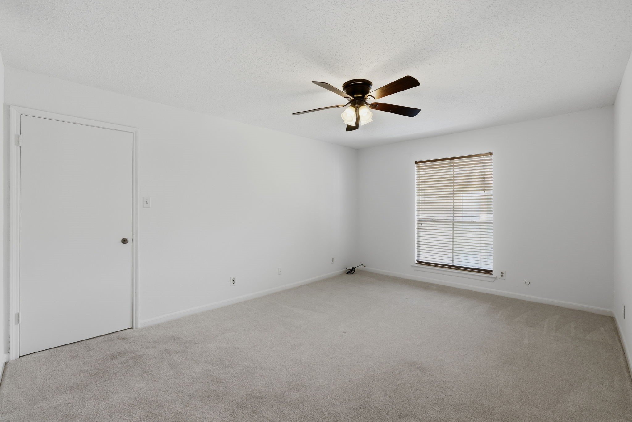 700 Thicket Lane 1006 Property Photo 5