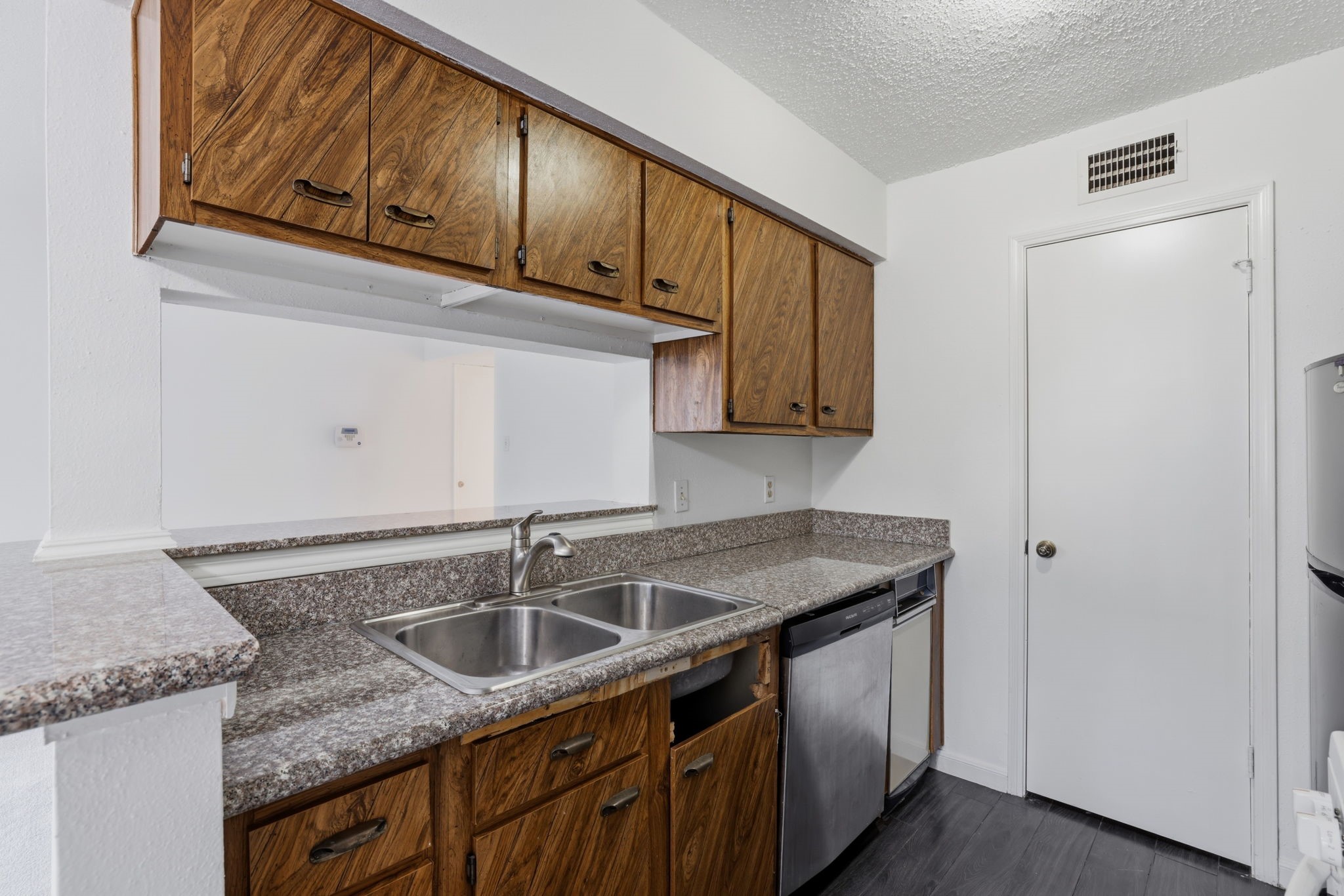 700 Thicket Lane 1006 Property Photo 11
