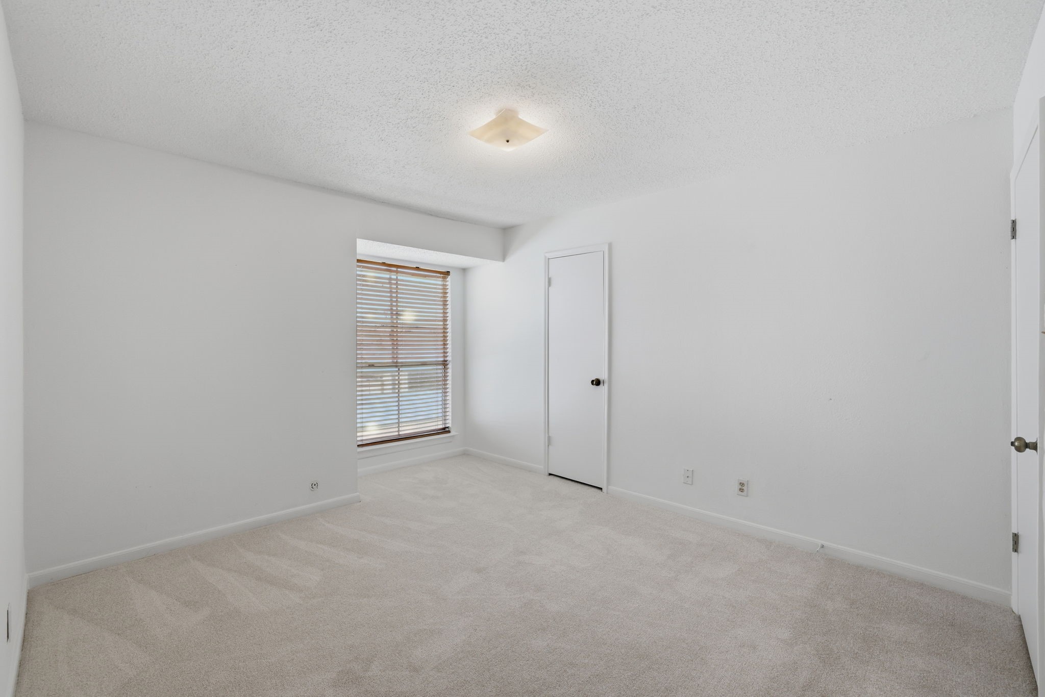 700 Thicket Lane 1006 Property Photo 14