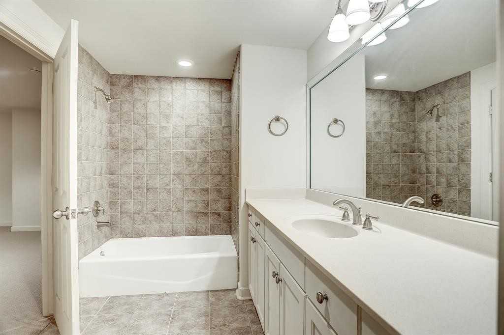 914 Main Street 1402 Property Photo 13