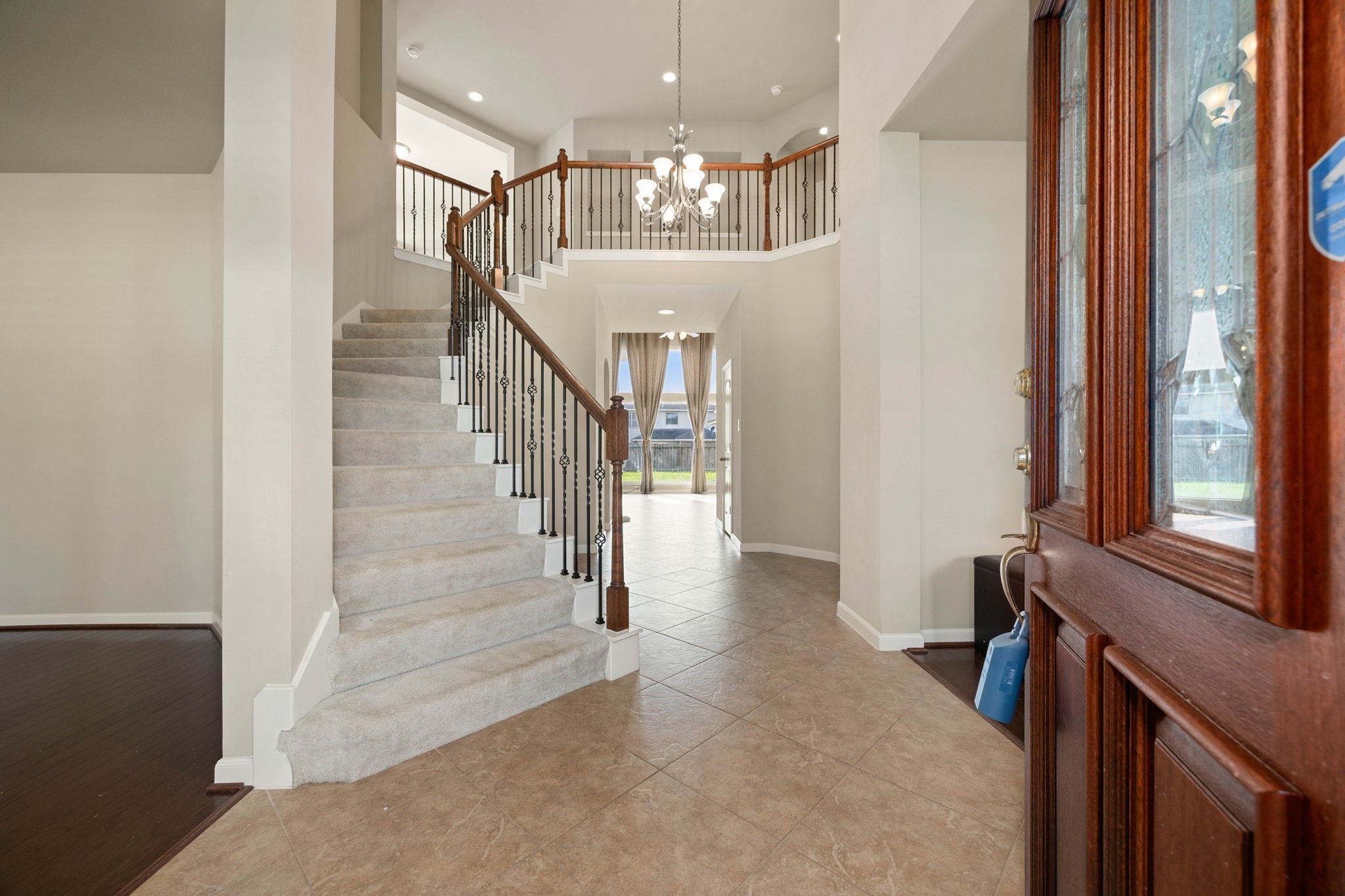 6314 Pepper Hollow Lane Property Photo 4