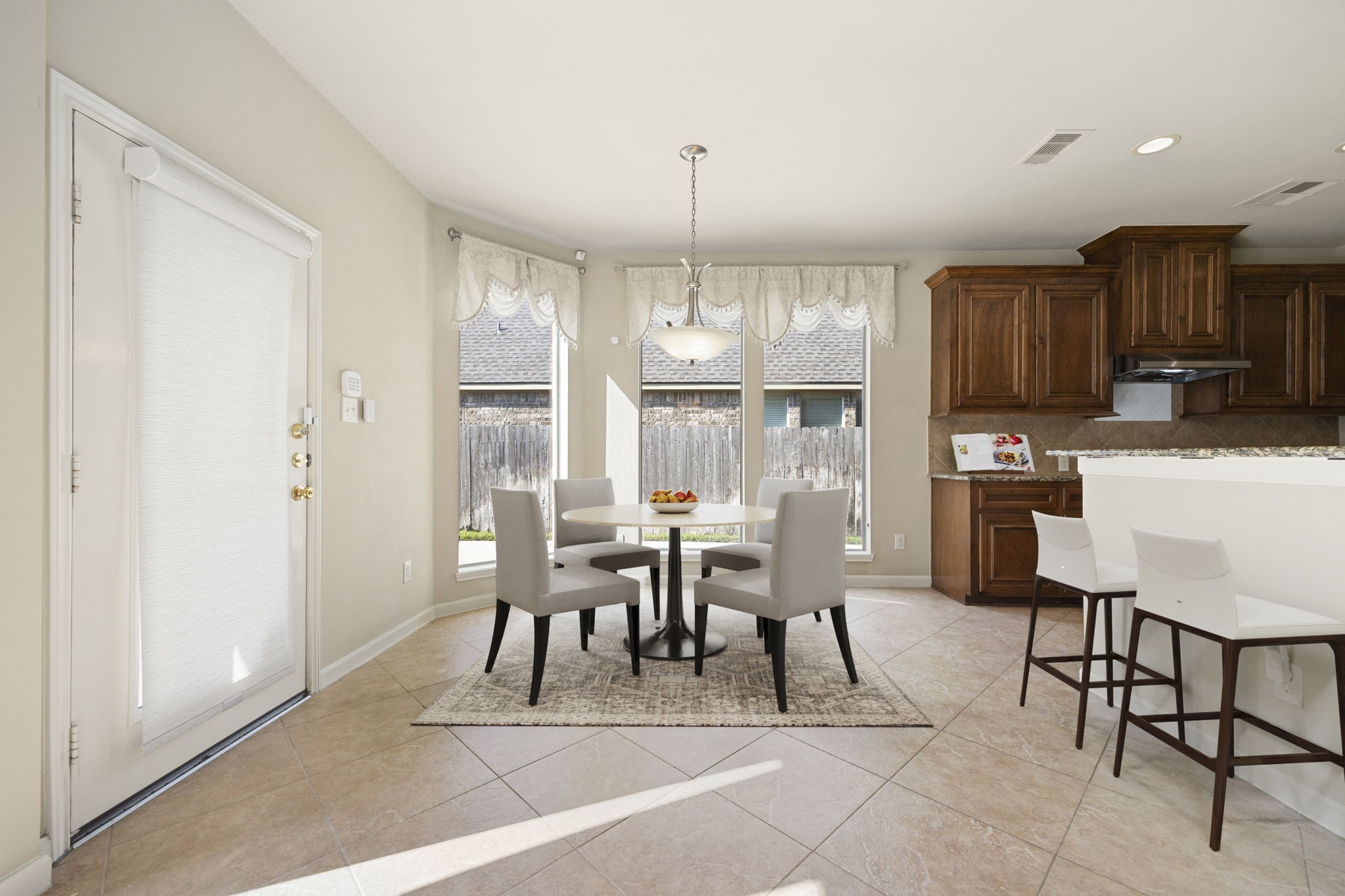 6314 Pepper Hollow Lane Property Photo 10