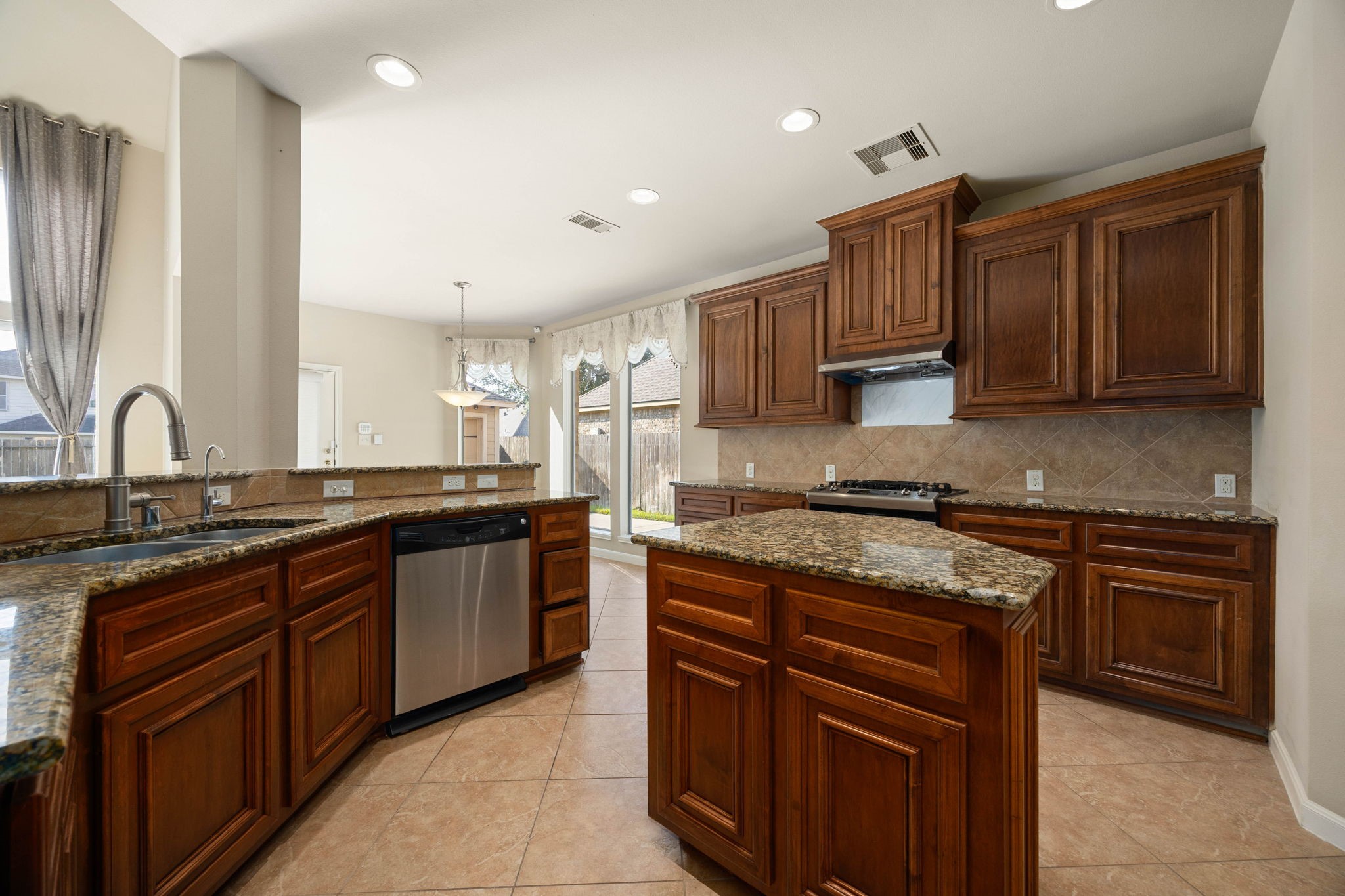 6314 Pepper Hollow Lane Property Photo 13