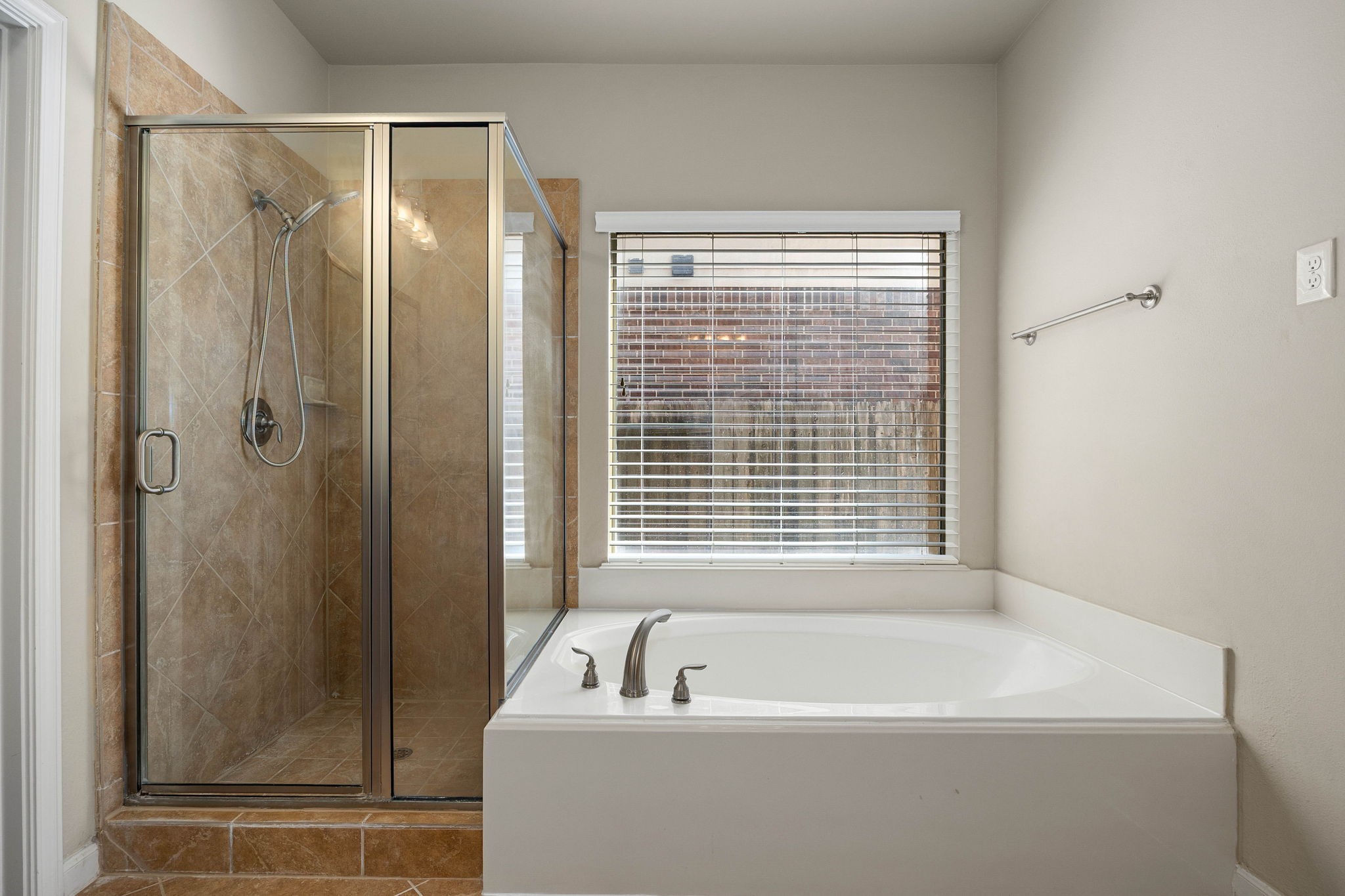 6314 Pepper Hollow Lane Property Photo 16